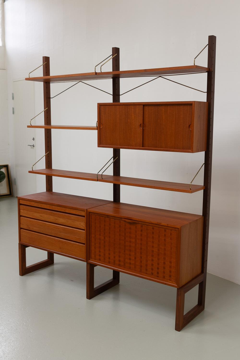Scandinavian Modern Danish Freestanding Teak Wall Unit by Poul Cadovius for Cado, 1960s.