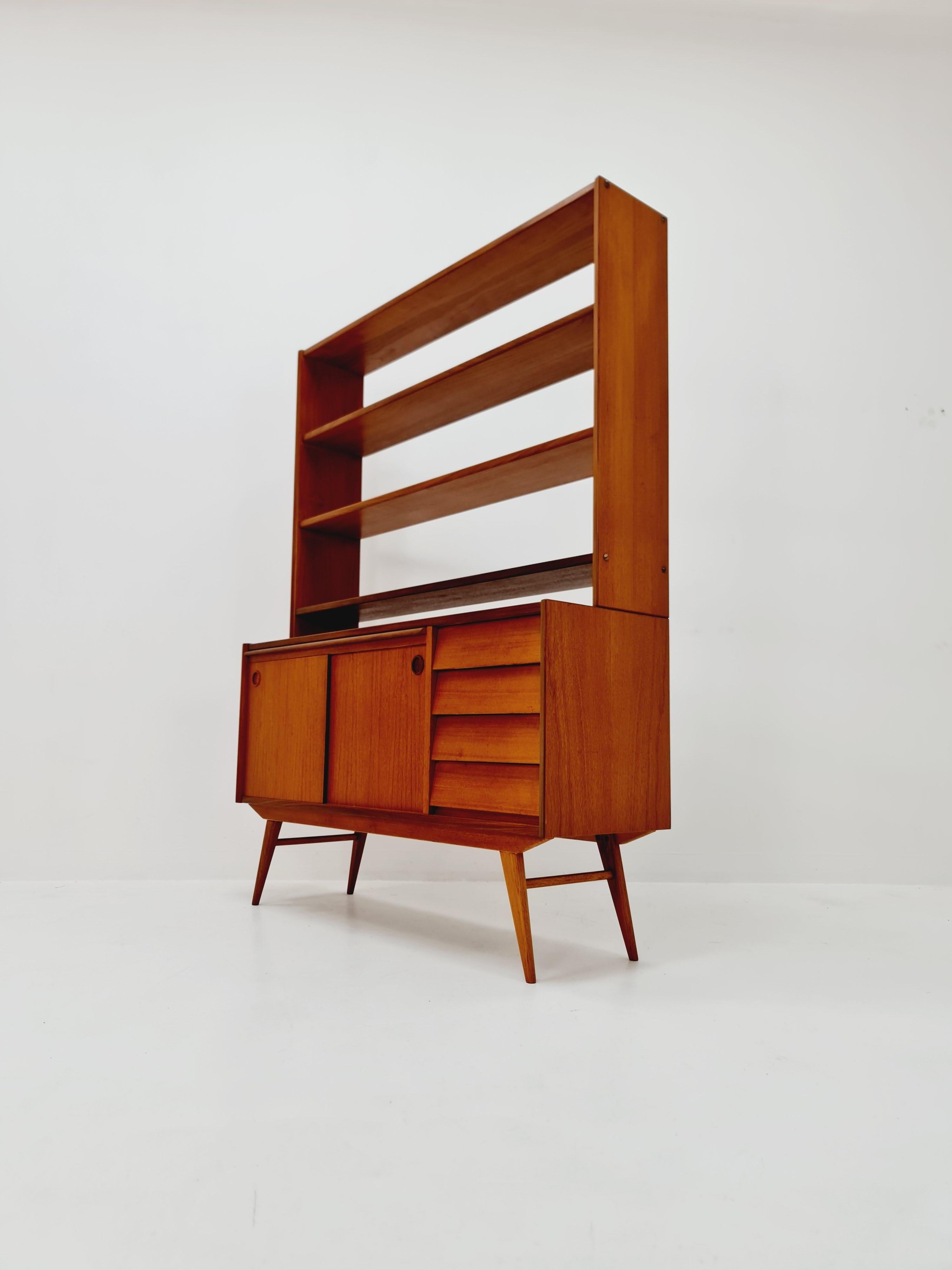 Dänisches freistehendes Vintage-Bücherregalsystem/Bücherregal aus Teakholz von Bengt Ruda, 1960 im Angebot 5