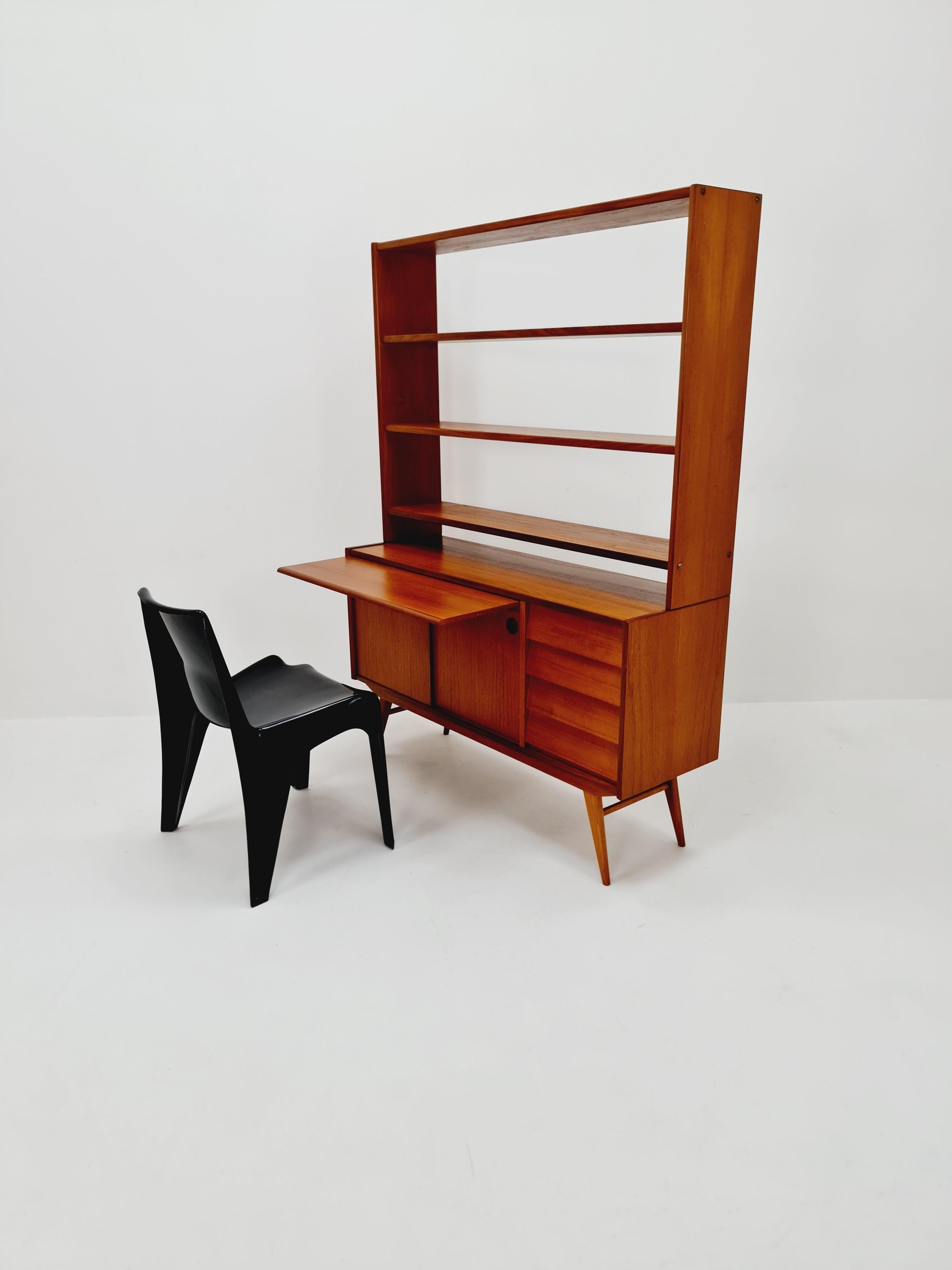 Dänisches freistehendes Vintage-Bücherregalsystem/Bücherregal aus Teakholz von Bengt Ruda, 1960 im Angebot 8