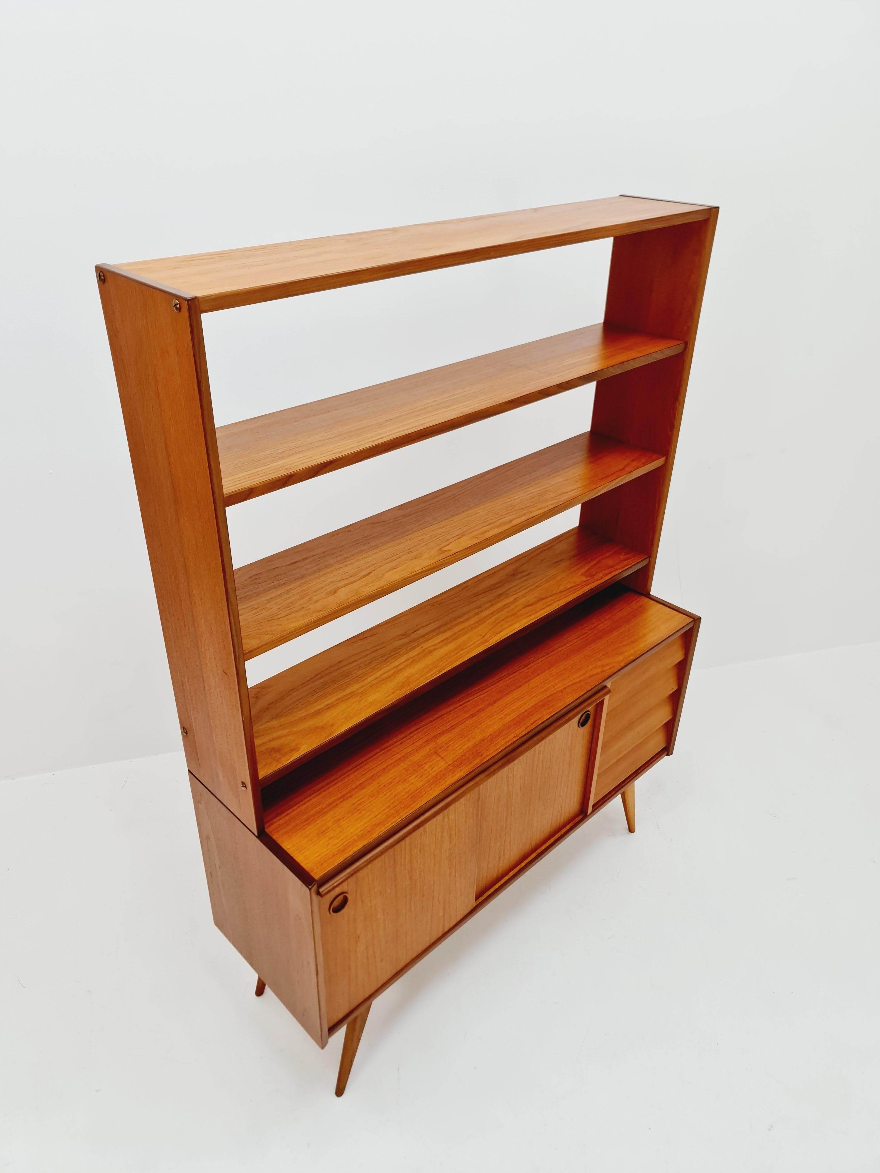 Dänisches freistehendes Vintage-Bücherregalsystem/Bücherregal aus Teakholz von Bengt Ruda, 1960 im Angebot 4