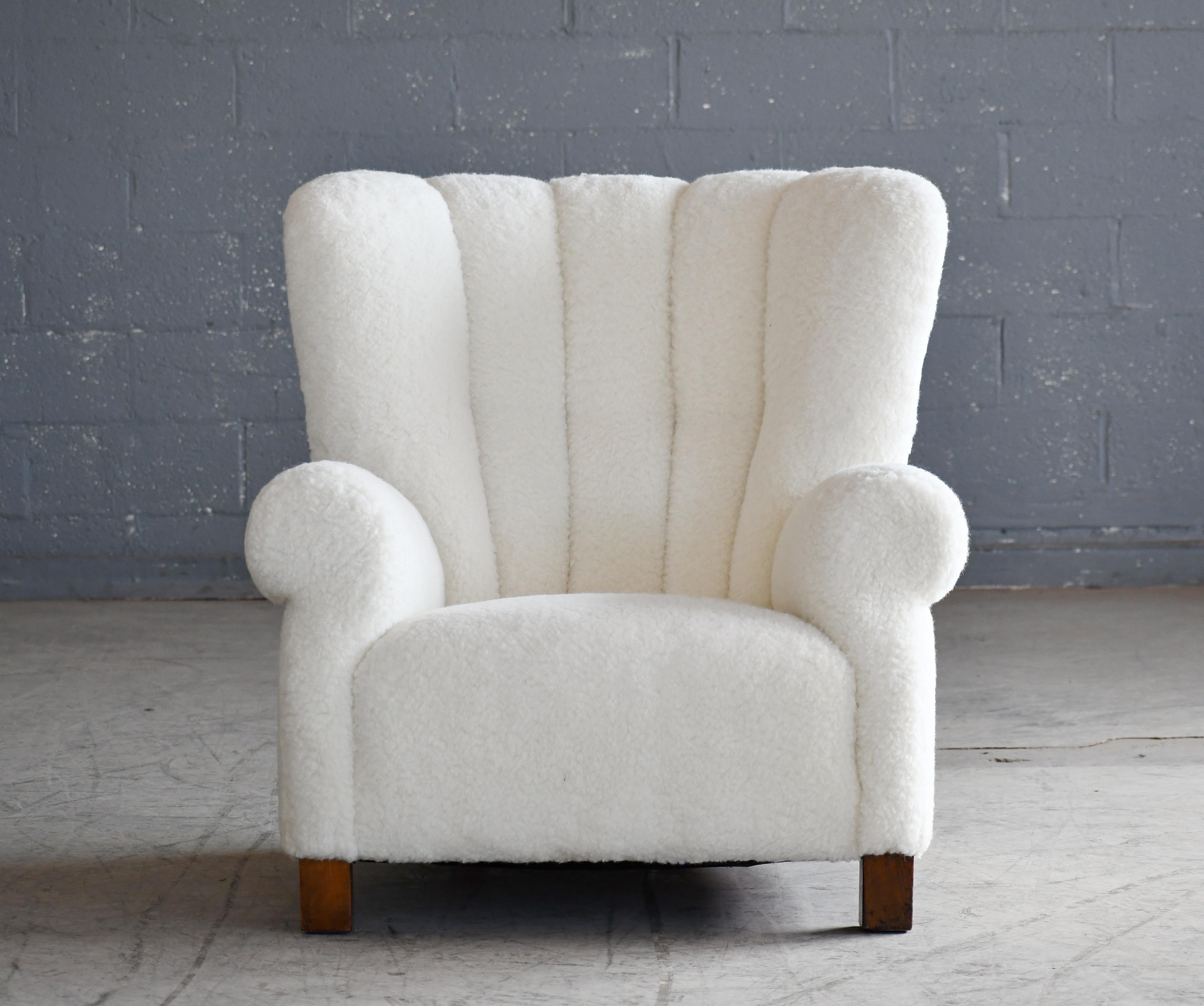 Danish Fritz Hansen Model 1518 Large Size Club Chair in Lambswool, 1940s In Good Condition In Bridgeport, CT