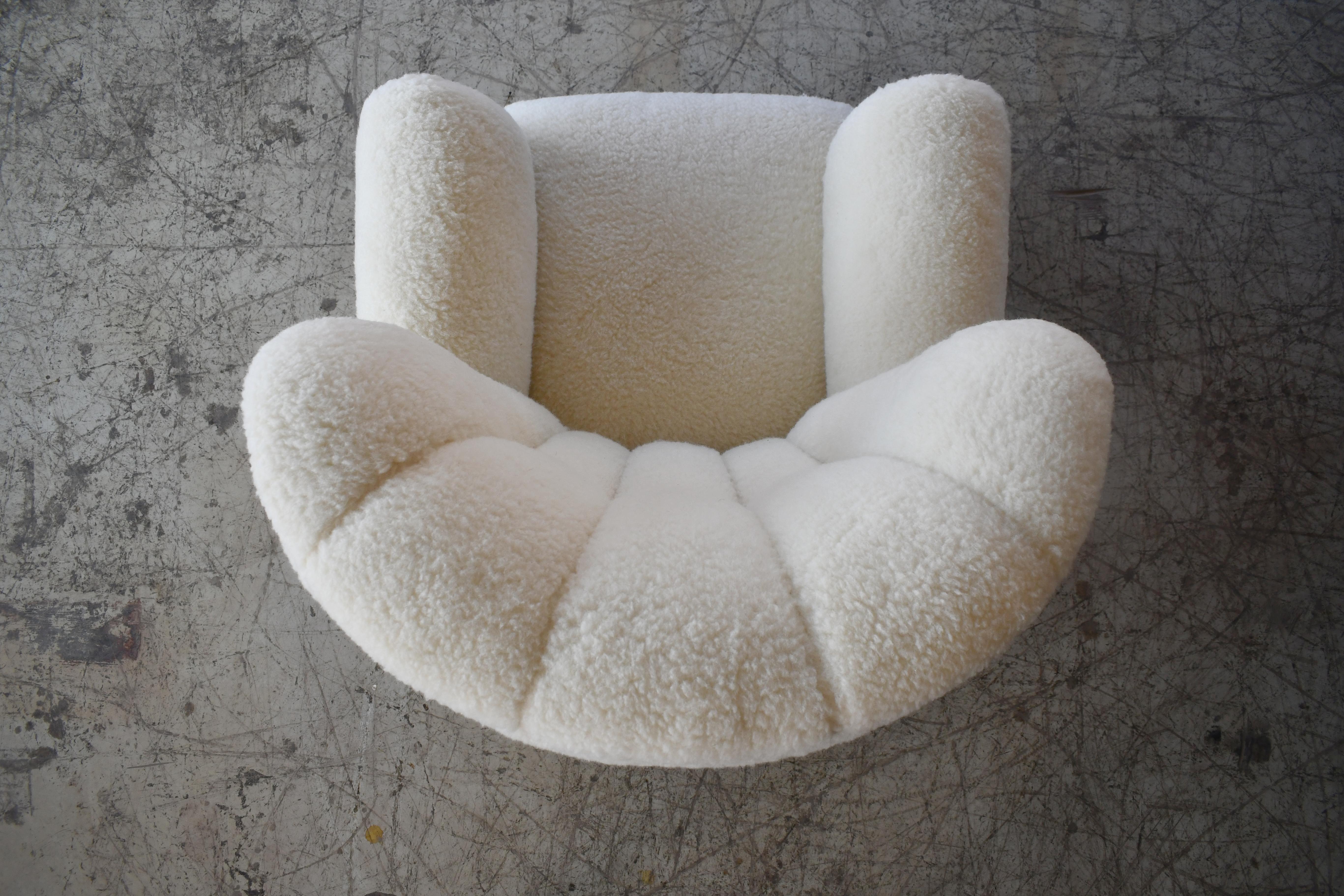 Wool Danish Fritz Hansen Model 1518 Large Size Club Chair in Lambswool, 1940s