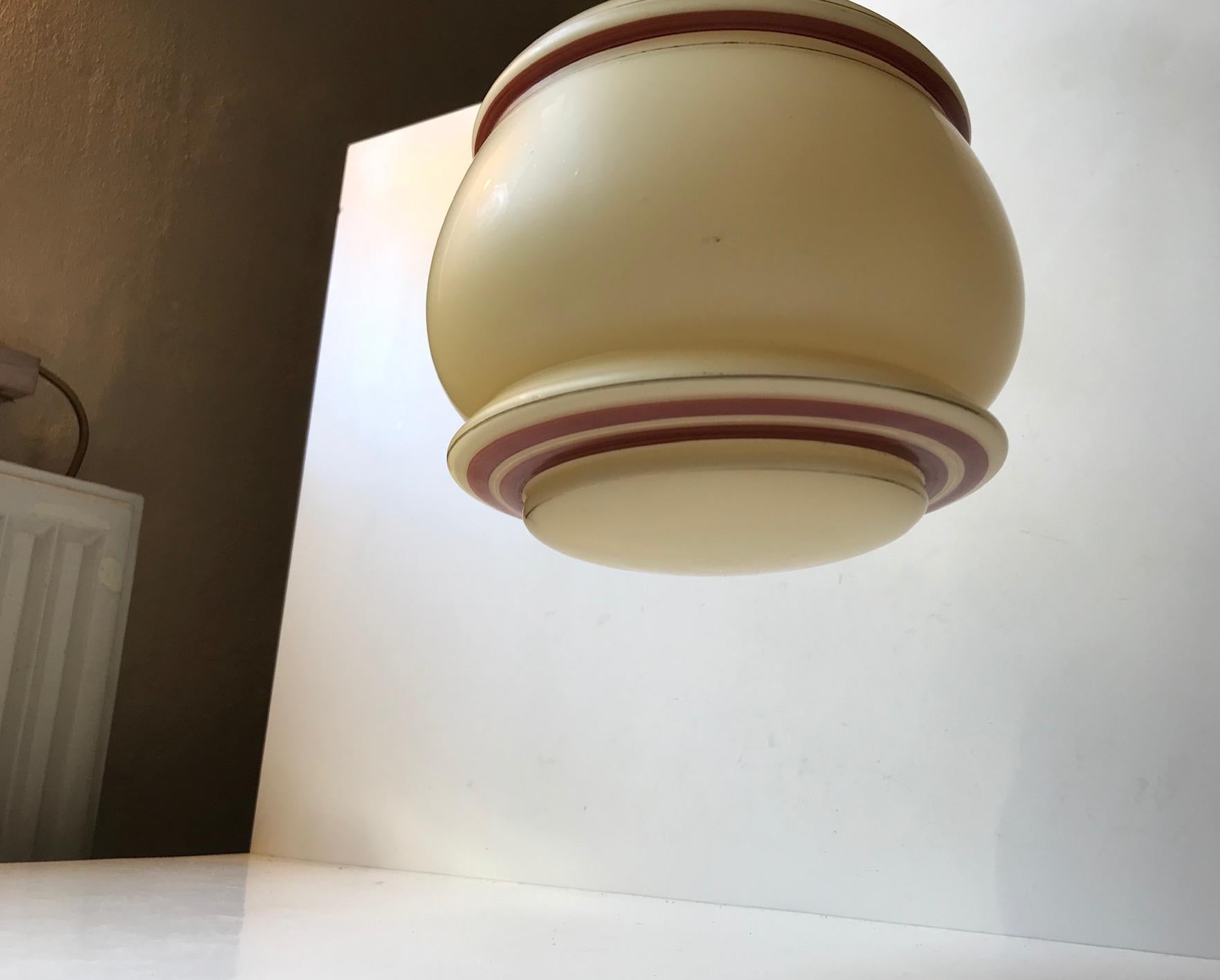 Ottone Lampada a sospensione Funkis danese in vetro opalino pastello e ottone, anni '40 in vendita