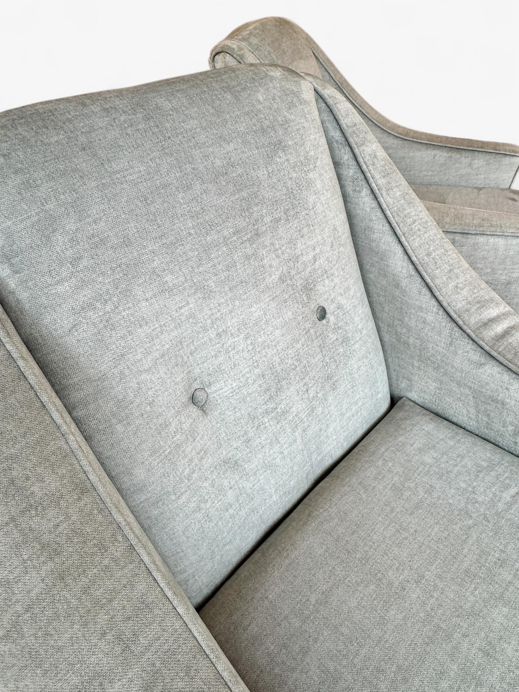 Danois Mobilier danois Design/One, ensemble de deux fauteuils tapissés de laine Danemark années 1960 en vente