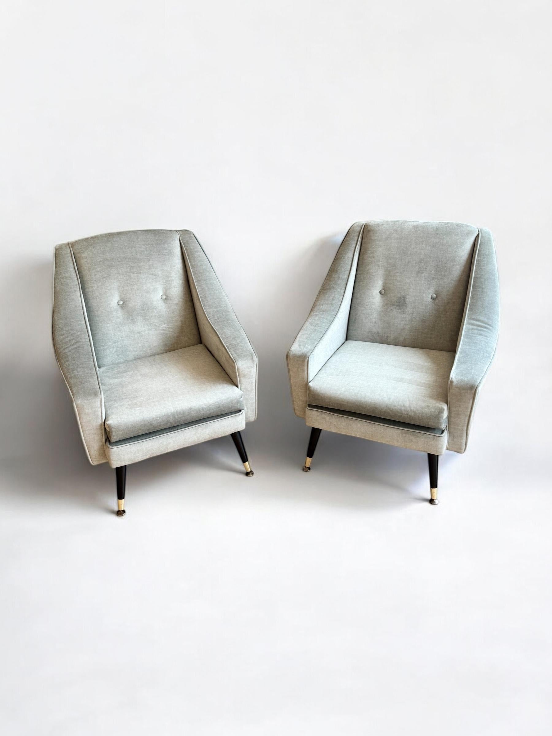Milieu du XXe siècle Mobilier danois Design/One, ensemble de deux fauteuils tapissés de laine Danemark années 1960 en vente