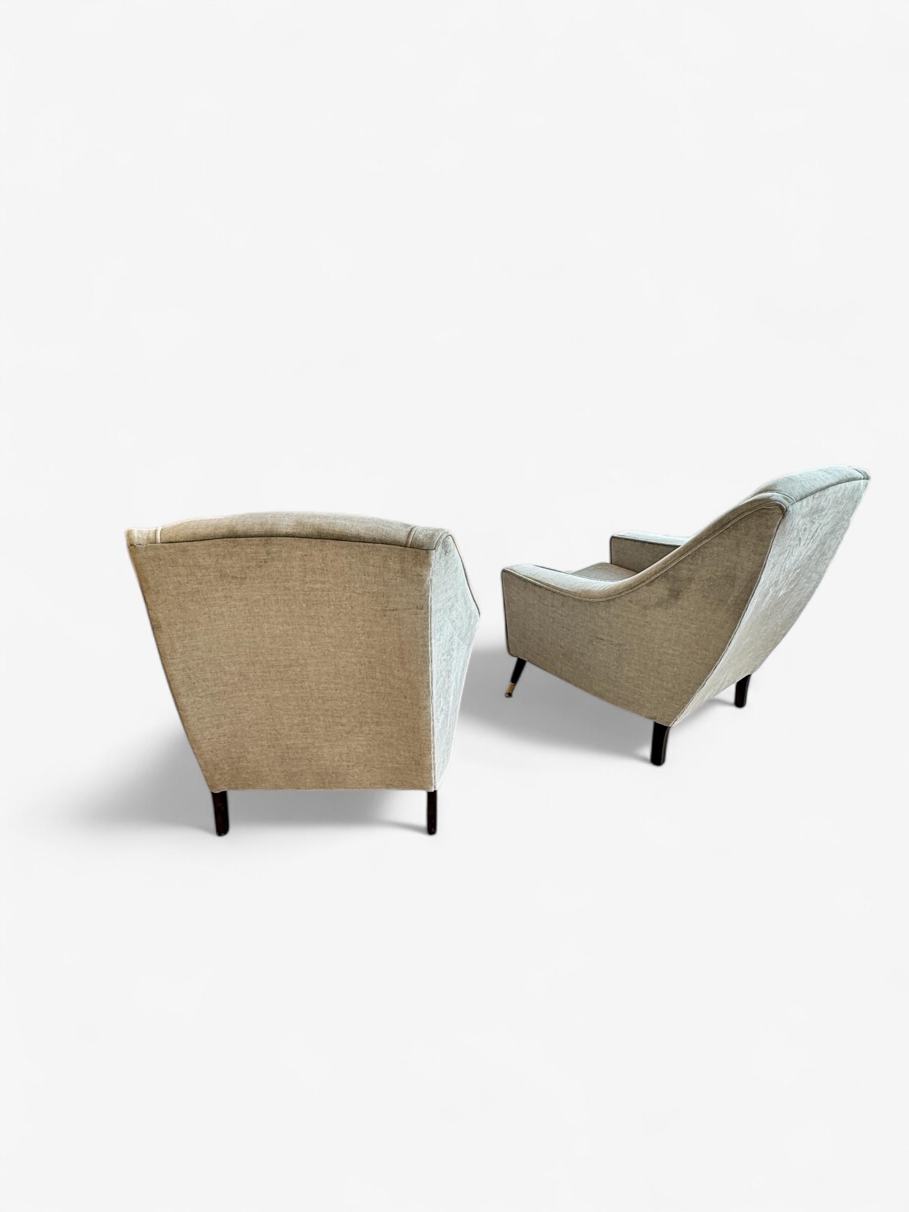 Laiton Mobilier danois Design/One, ensemble de deux fauteuils tapissés de laine Danemark années 1960 en vente