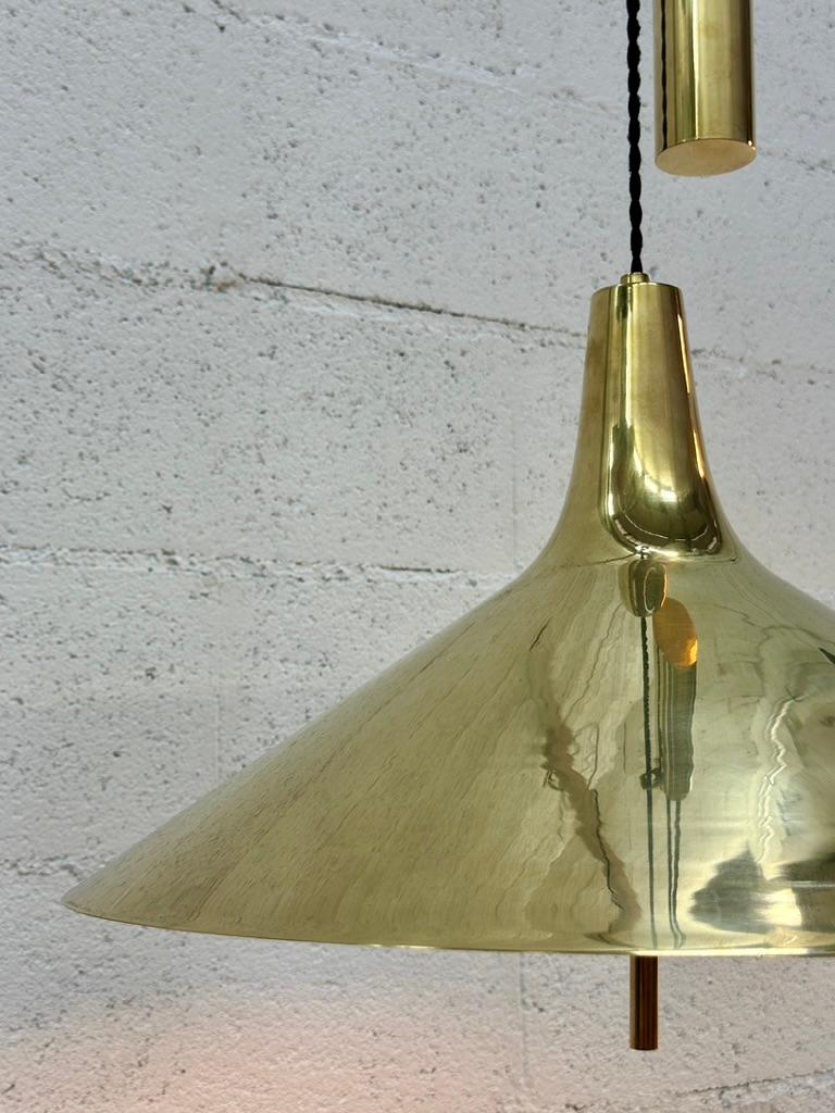 Suspension danoise en laiton Fusijama de Th. Valenti 1960 en vente 5