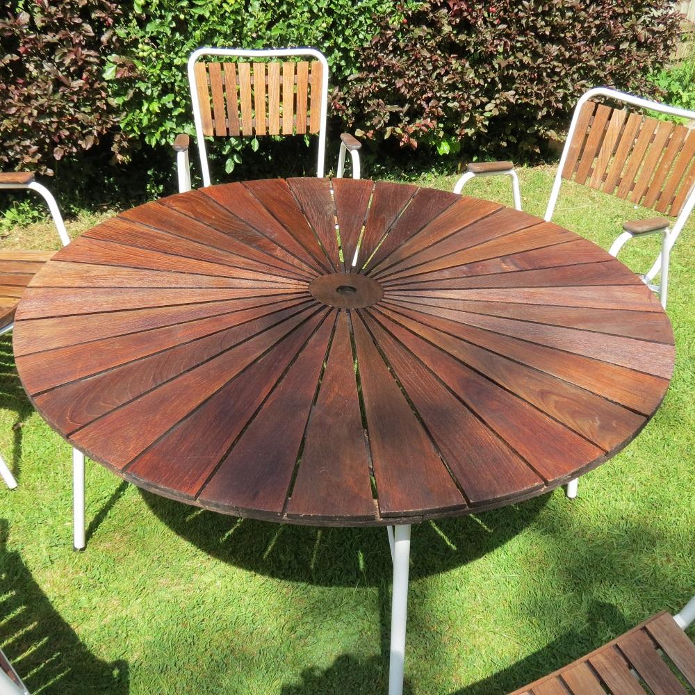 Metal Danish Garden Table and 5 Stacking Chairs by Daneline