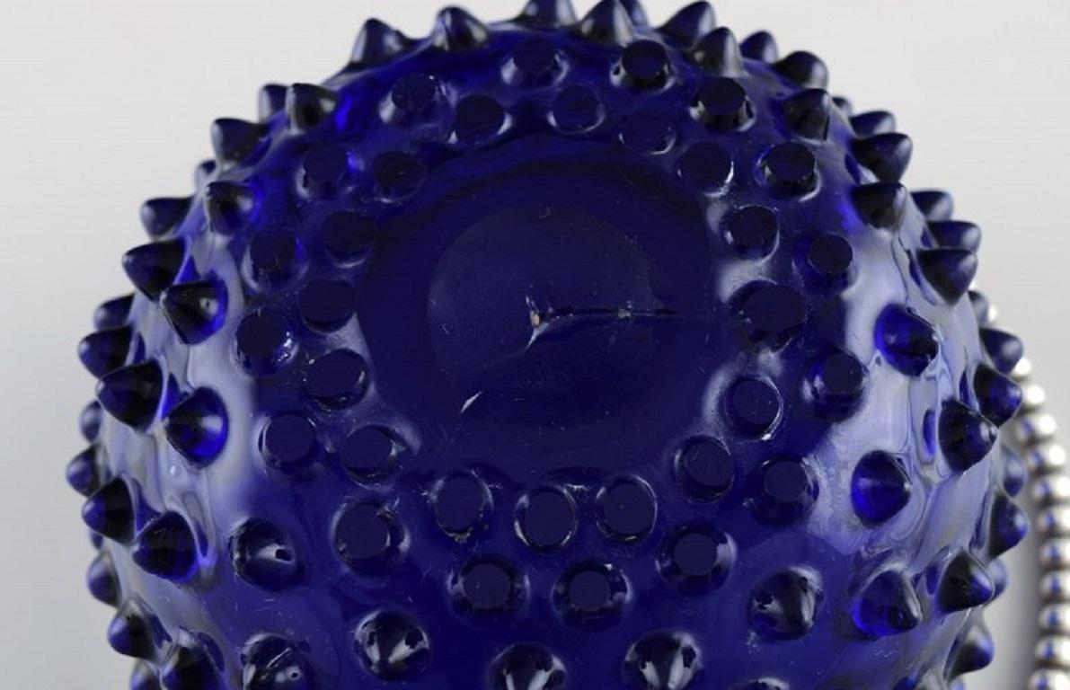 Dänische Glaskunst, Bonbonniere aus blauem Kunstglas mit Silberbefestigung und Griff (Frühes 20. Jahrhundert) im Angebot