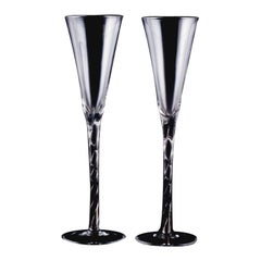 Artiste verrier danois, deux flûtes à champagne en verre d'art, fin du 20e siècle
