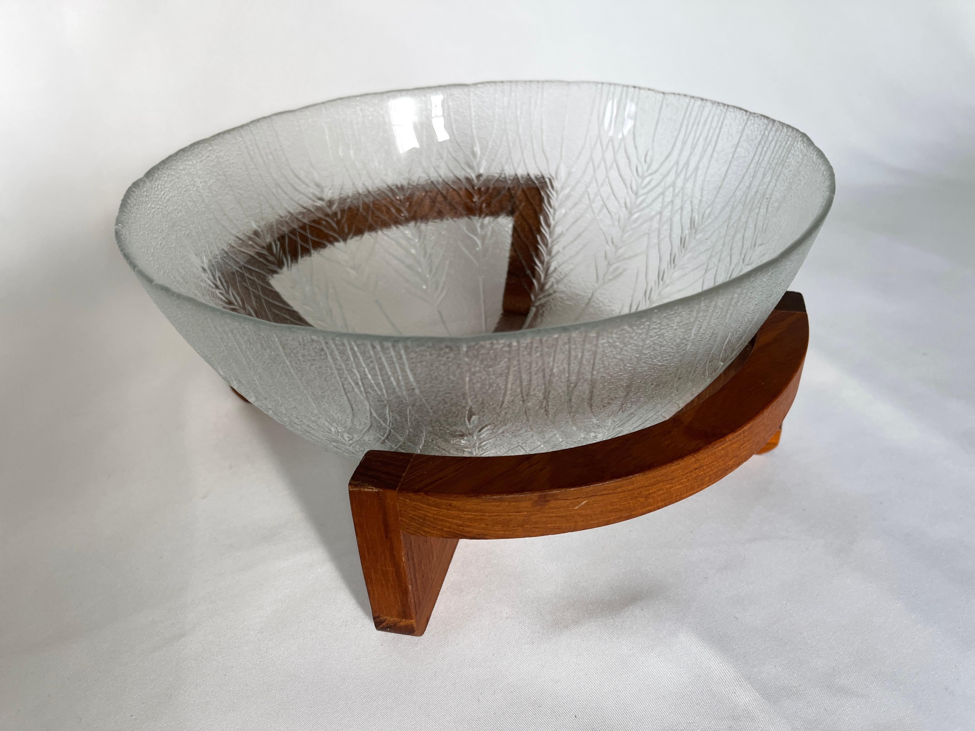 Danish Glass Salad Serving Bowl on Curved Teak Wood Stand In Good Condition For Sale In New York, NY
