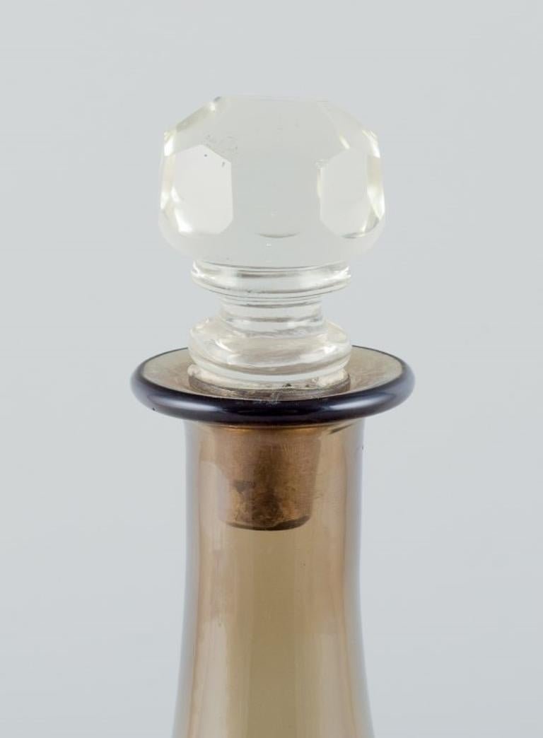 Danish glassworks, mouth-blown Art Deco wine decanter in smoked glass  In Excellent Condition For Sale In Copenhagen, DK
