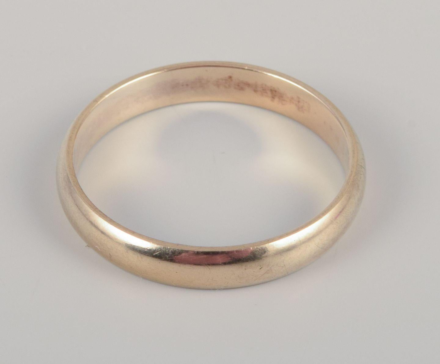 Orfebre danés. Anillo de oro de alianza de 14 quilates. Diseño clásico y elegante. en Excelente estado para la venta en bronshoj, DK