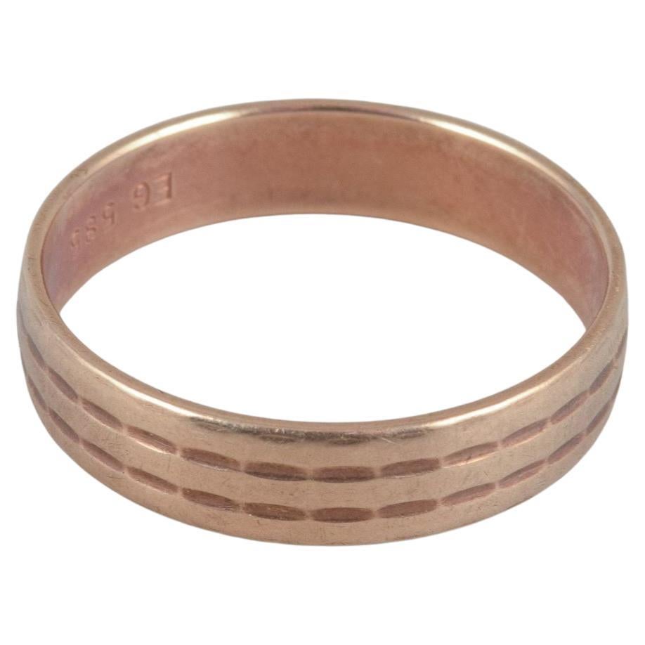 Orfebre danés. Anillo de oro de alianza de 14 quilates. Diseño clásico y elegante.