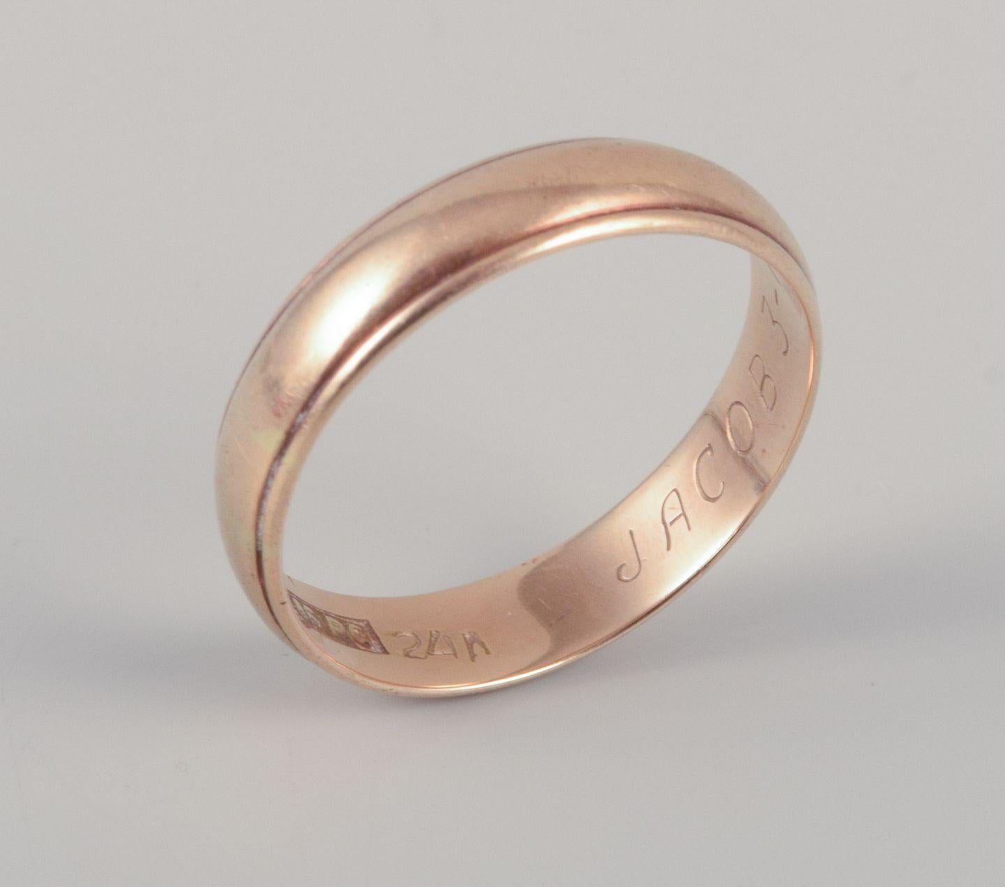 Orfebre danés. Anillo de alianza de oro de 14 quilates. Diseño clásico y minimalista. en venta 1
