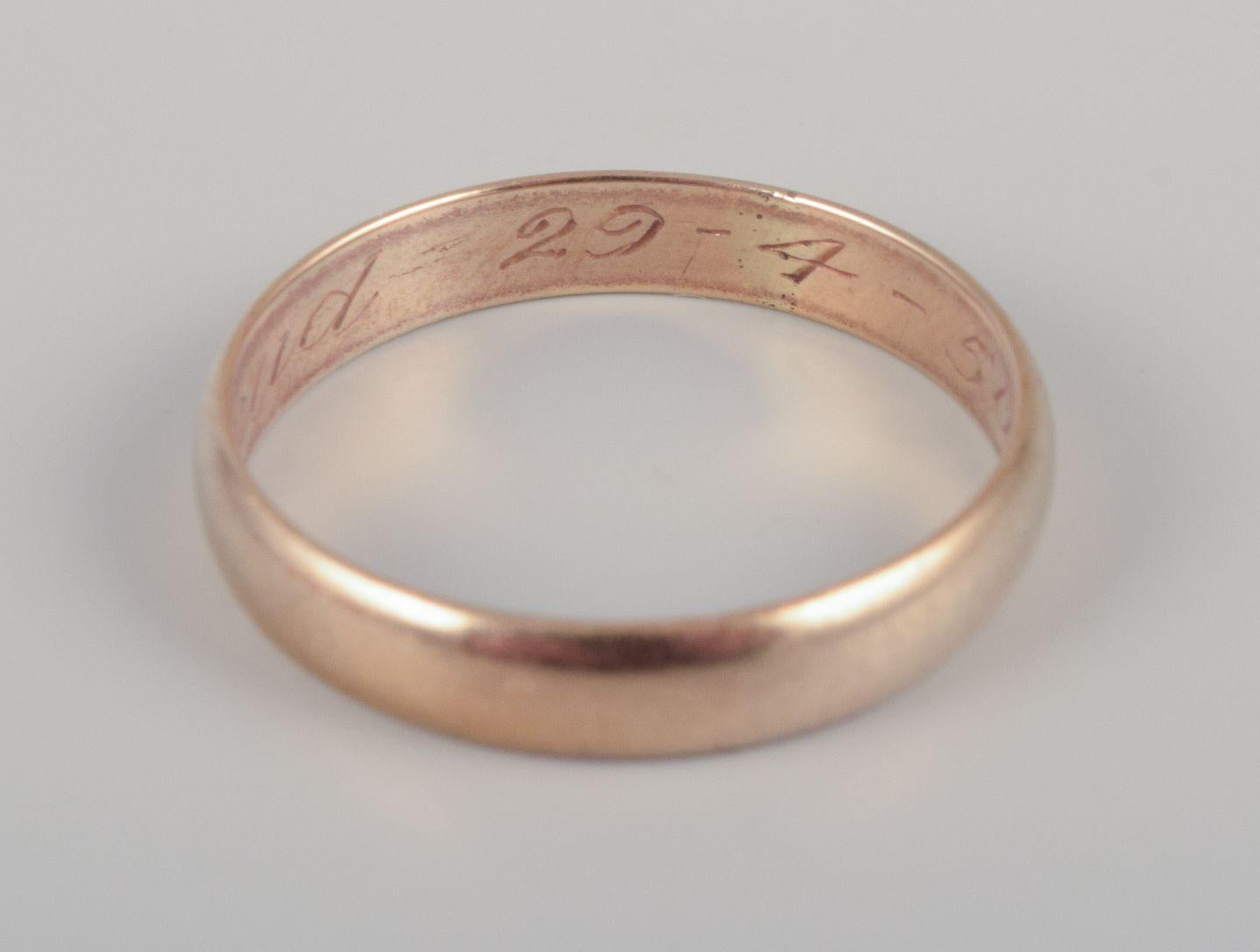 Orfebre danés. Anillo de alianza de oro de 14 quilates. Diseño clásico y minimalista. en venta 3