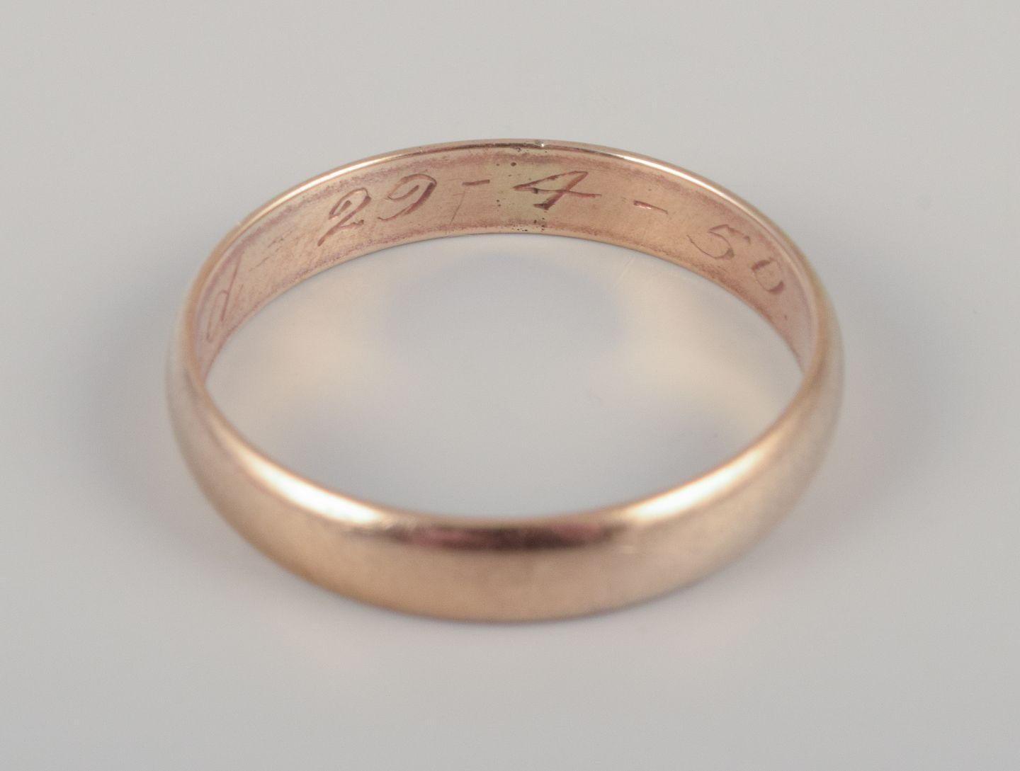Orfebre danés. Anillo de alianza de oro de 14 quilates. Diseño clásico y minimalista. en venta 4