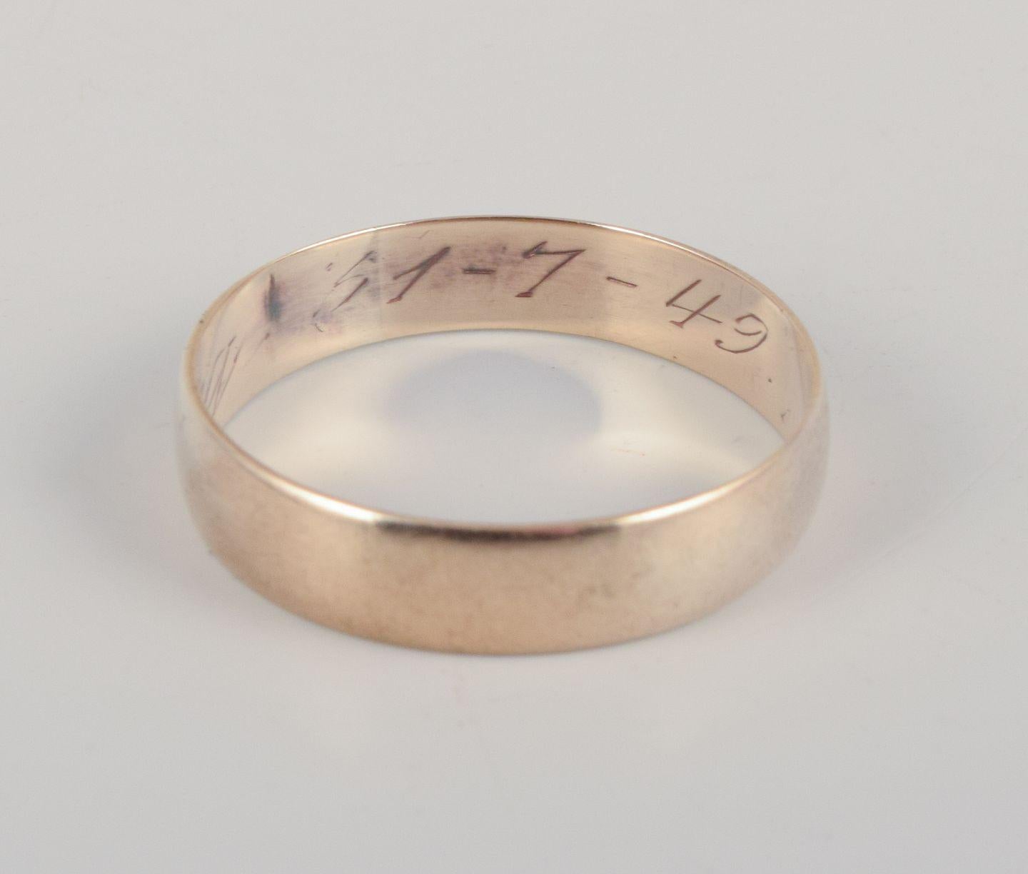 Femenino o masculino Orfebre danés. Anillo de alianza de oro de 14 quilates. Fechado en 1949 en venta