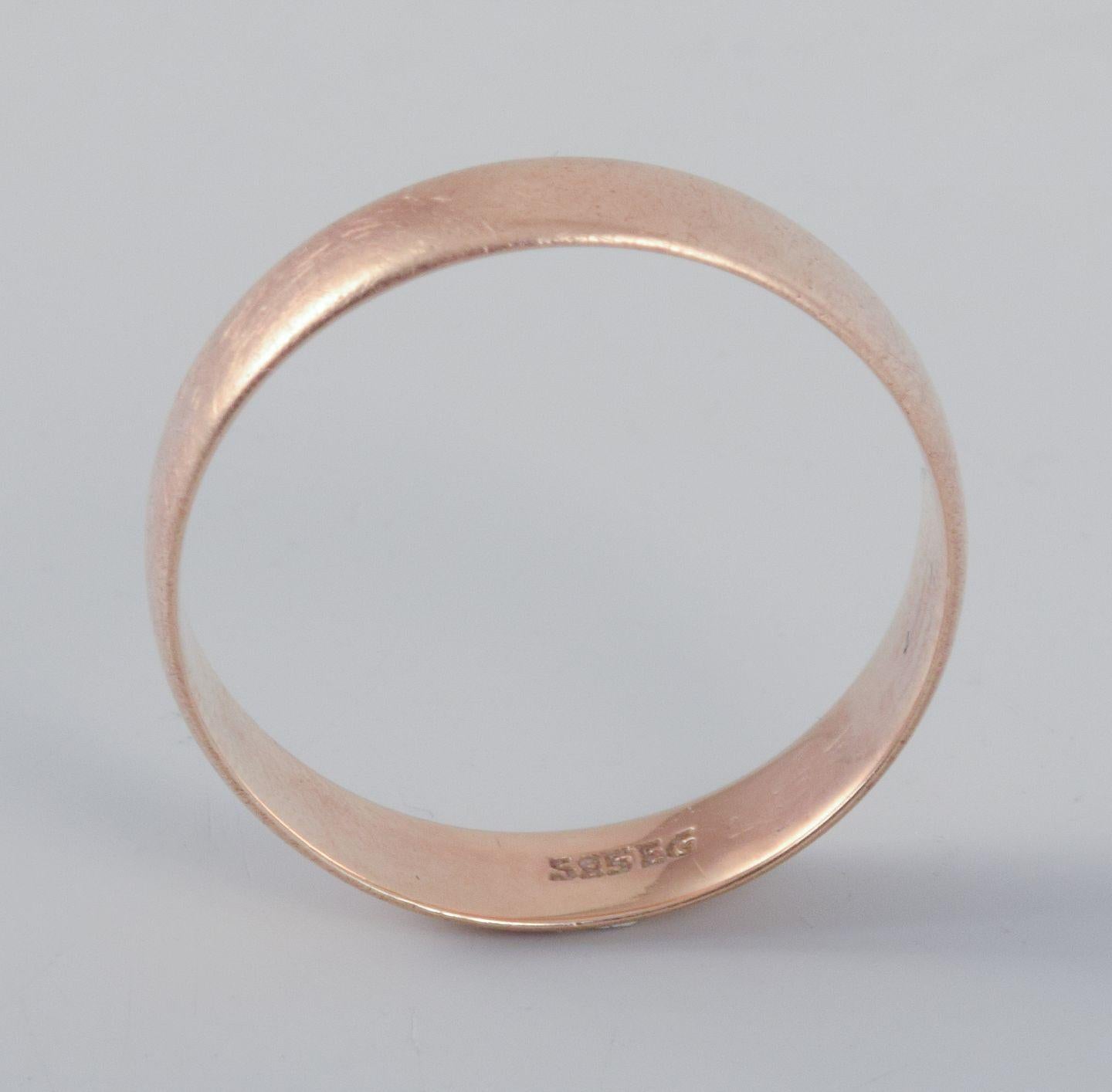 Orfèvre danois. Bague d'alliance en or 14 carats. Milieu du 20e siècle. Unisexe en vente