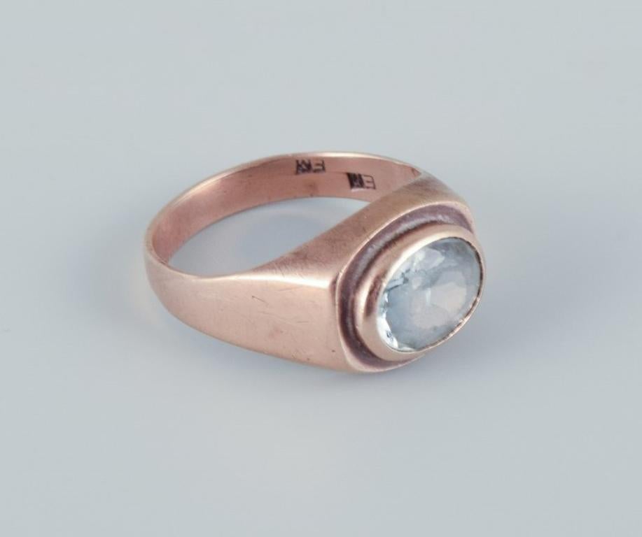 Danish goldsmith, 14 karat gold ring adorned with semi-precious gemstone. In Excellent Condition For Sale In bronshoj, DK