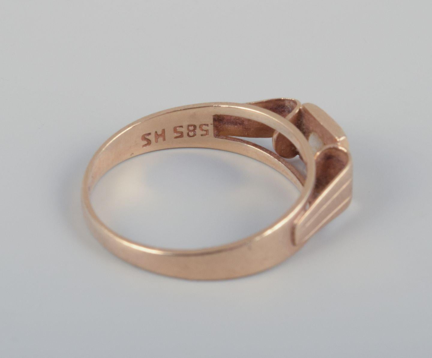 Dänischer Goldschmied. Ring aus 14-karätigem Gold mit einem Halbedelstein. im Zustand „Hervorragend“ im Angebot in bronshoj, DK