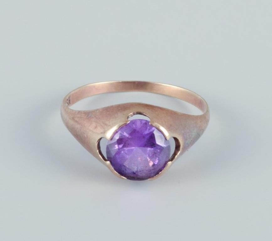 Art Deco Danish goldsmith, 14 karat gold ring with light violet semi-precious gemstone. For Sale