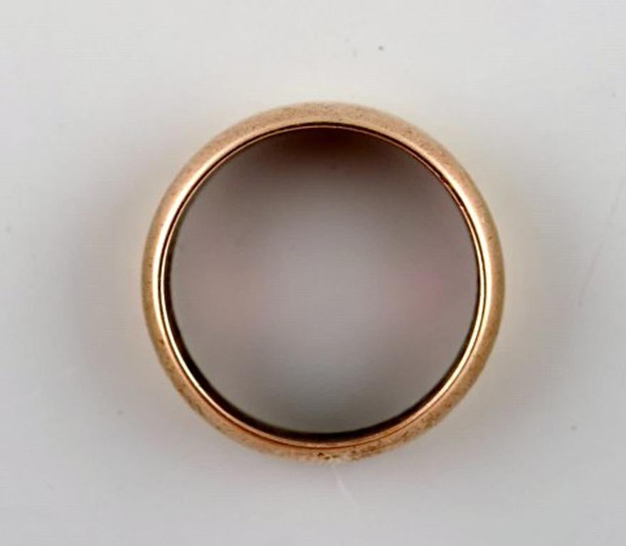 Danish goldsmith. Classic gold ring in stylish design. Ca. 1950's.
In very good condition.
Stamped. 8 carat.
Measuring: 17 mm. US size: 6.5
In most cases we can change the size for a fee (50 USD) per ring.