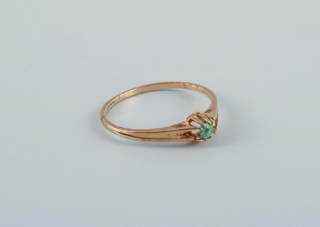 Danish Goldsmith, Modernist 14 Carat Gold Ring with a Green Semi-Precious Stone In Good Condition For Sale In bronshoj, DK