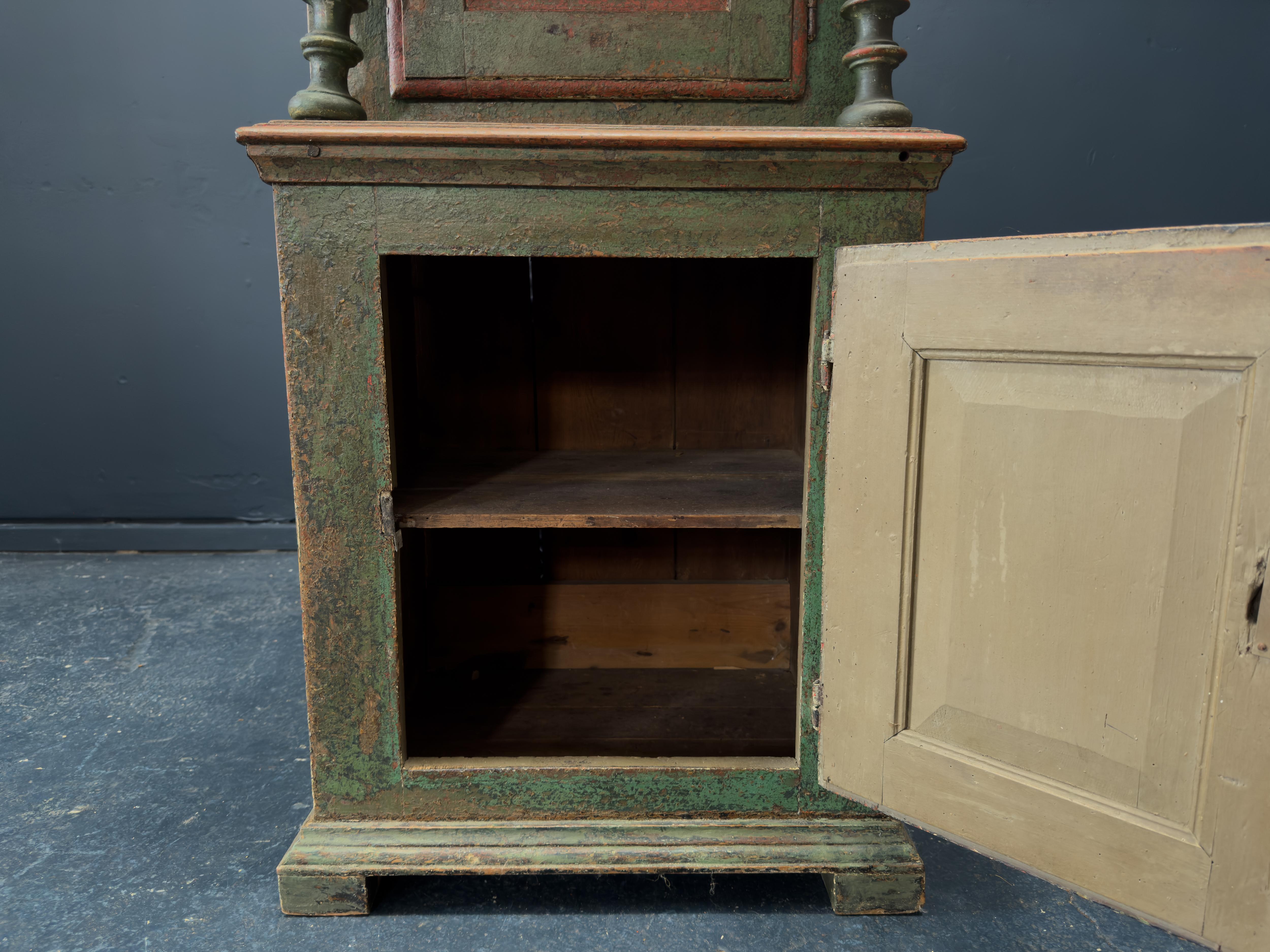 Legno Armadio popolare danese Greene & Greene in vendita