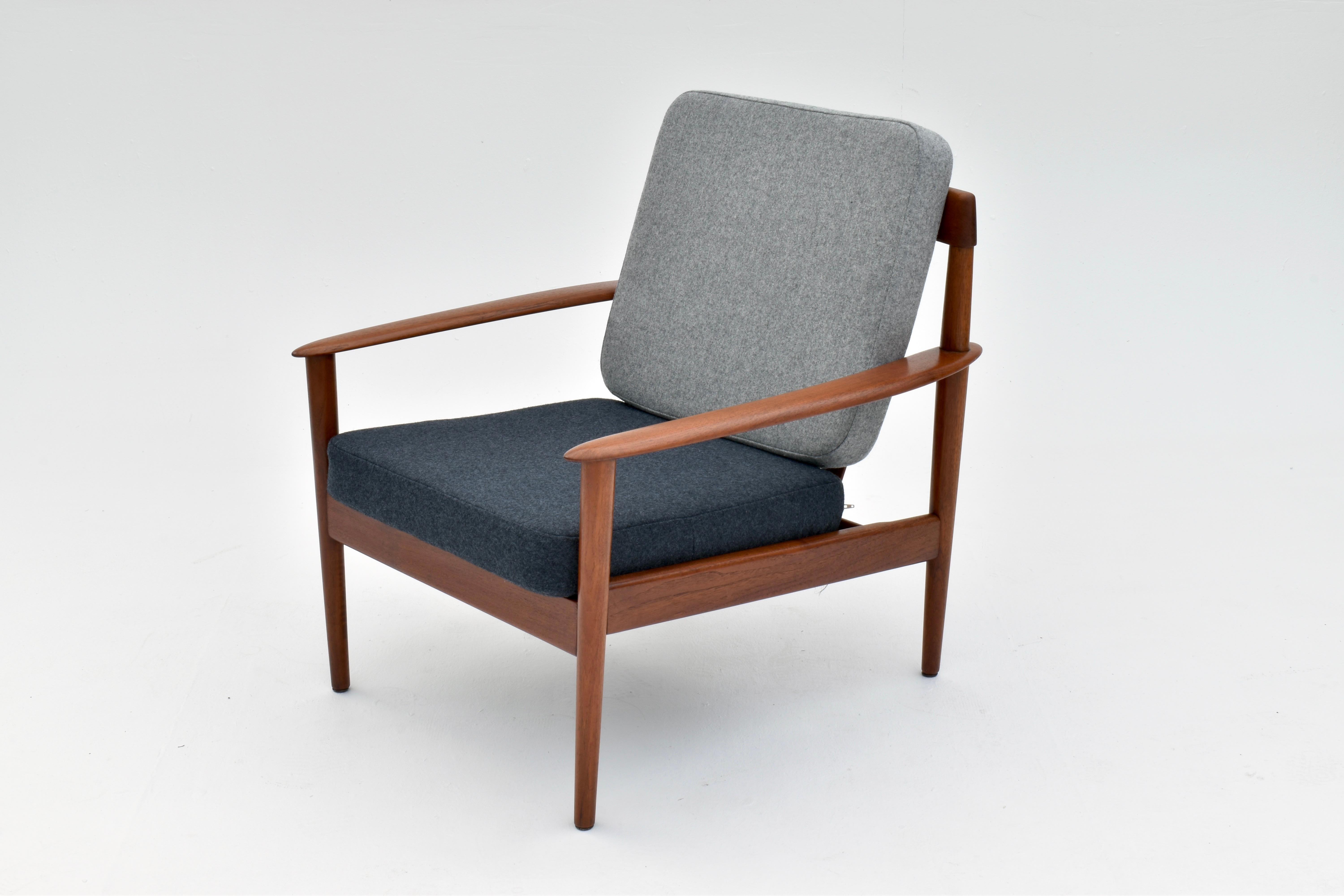 Chaise longue danoise Grete Jalk Modèle PJ56 en teck pour Poul Jeppesen Mobelfabrik en vente 3