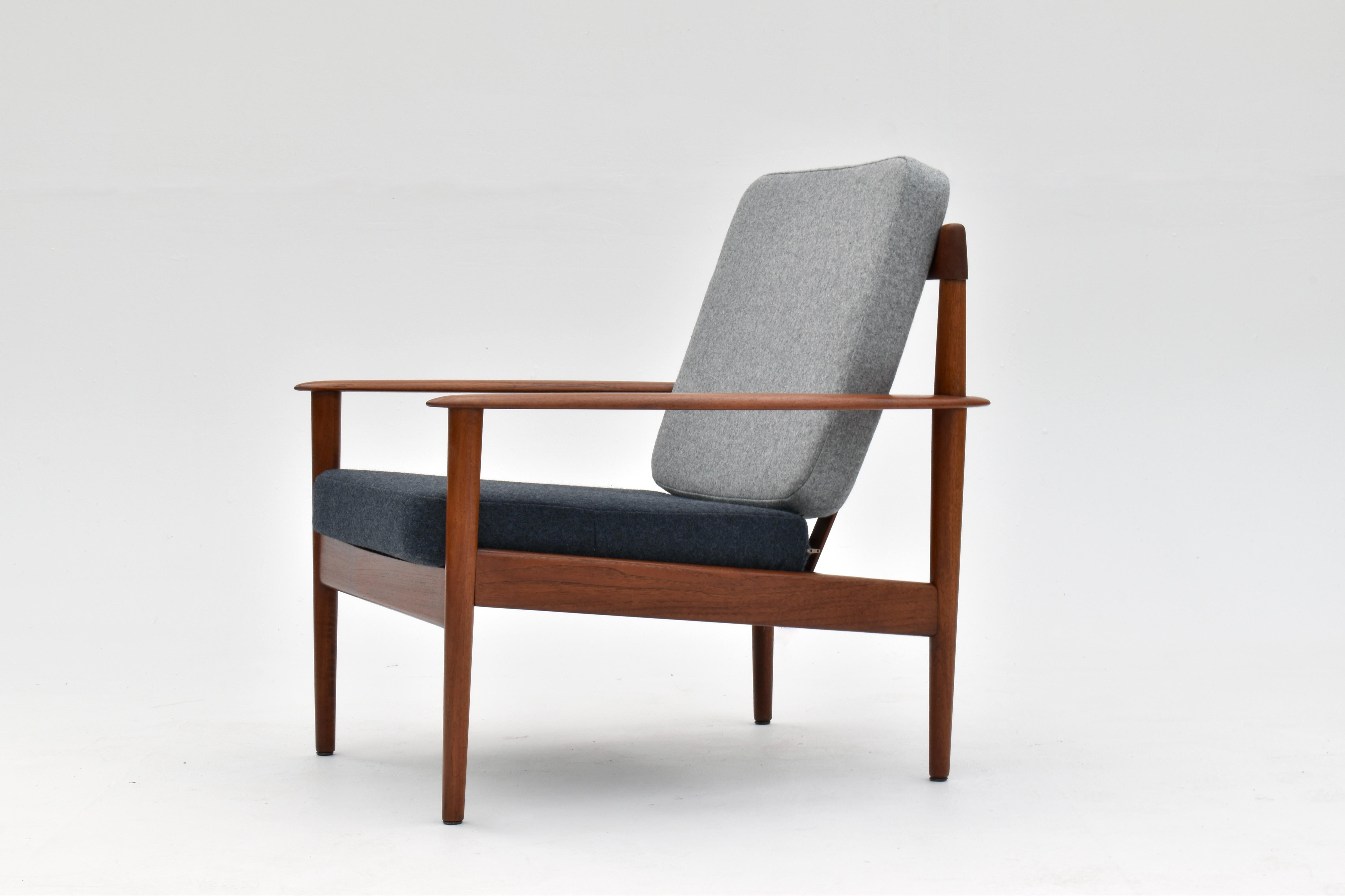 Chaise longue danoise Grete Jalk Modèle PJ56 en teck pour Poul Jeppesen Mobelfabrik en vente 5