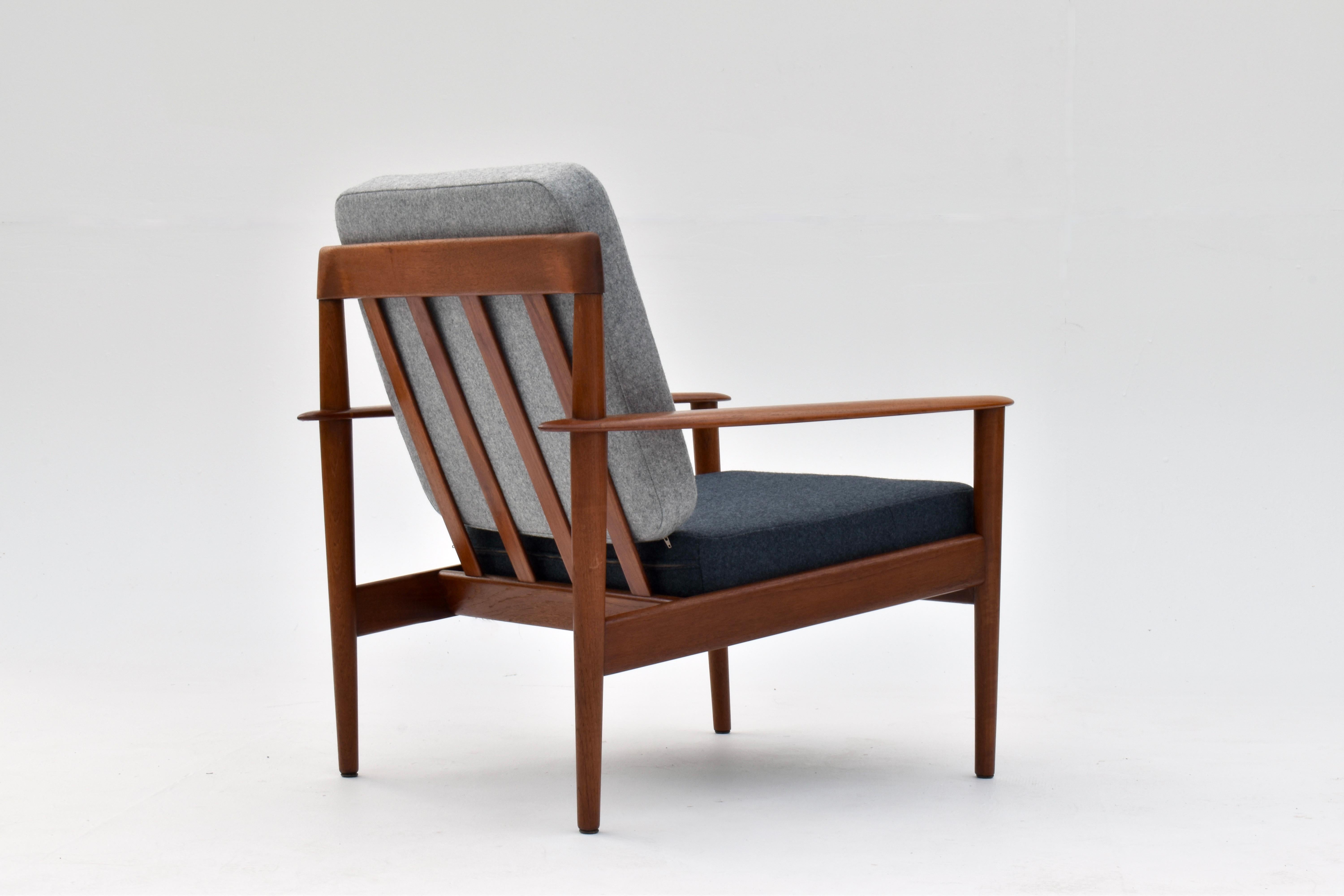 Danois Chaise longue danoise Grete Jalk Modèle PJ56 en teck pour Poul Jeppesen Mobelfabrik en vente