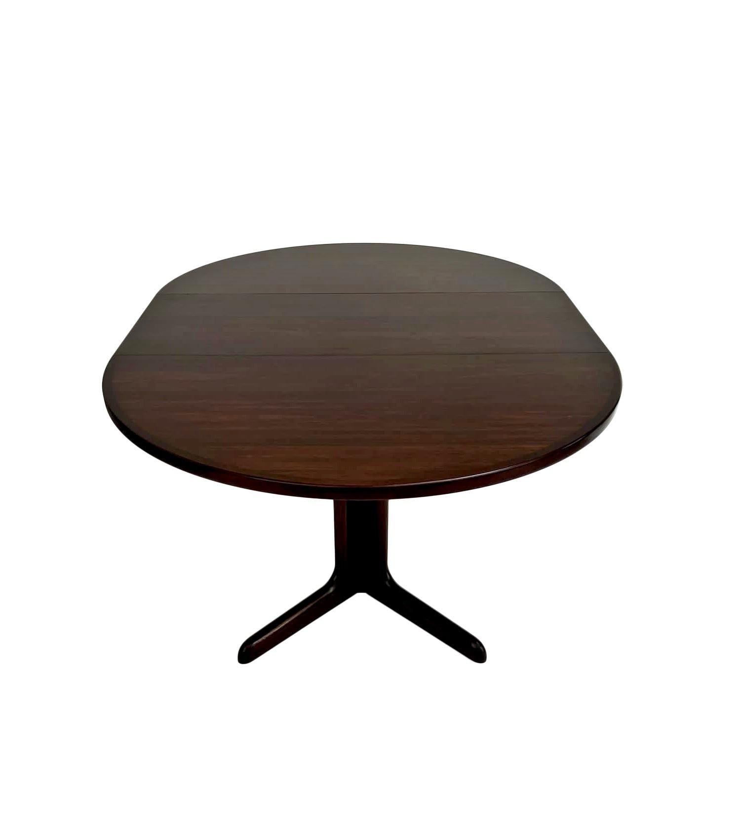 Mid-Century Modern Table de salle à manger à rallonge double en bois de rose de la société danoise Gudme Møblefabrik en vente