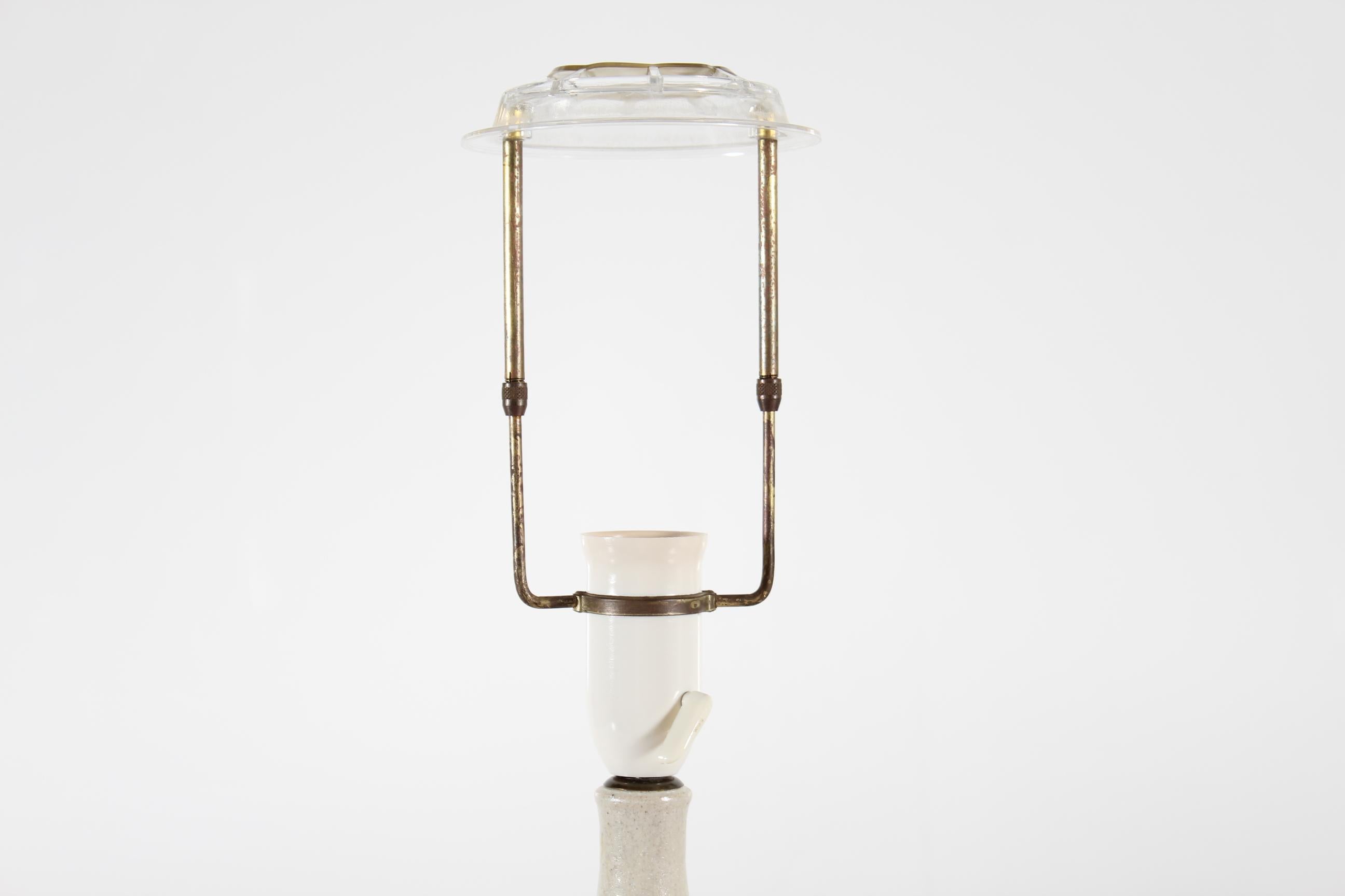 Lampe de table sculpturale danoise HAK Kähler en violet par Carl Cunningham Cole 1960s en vente 3