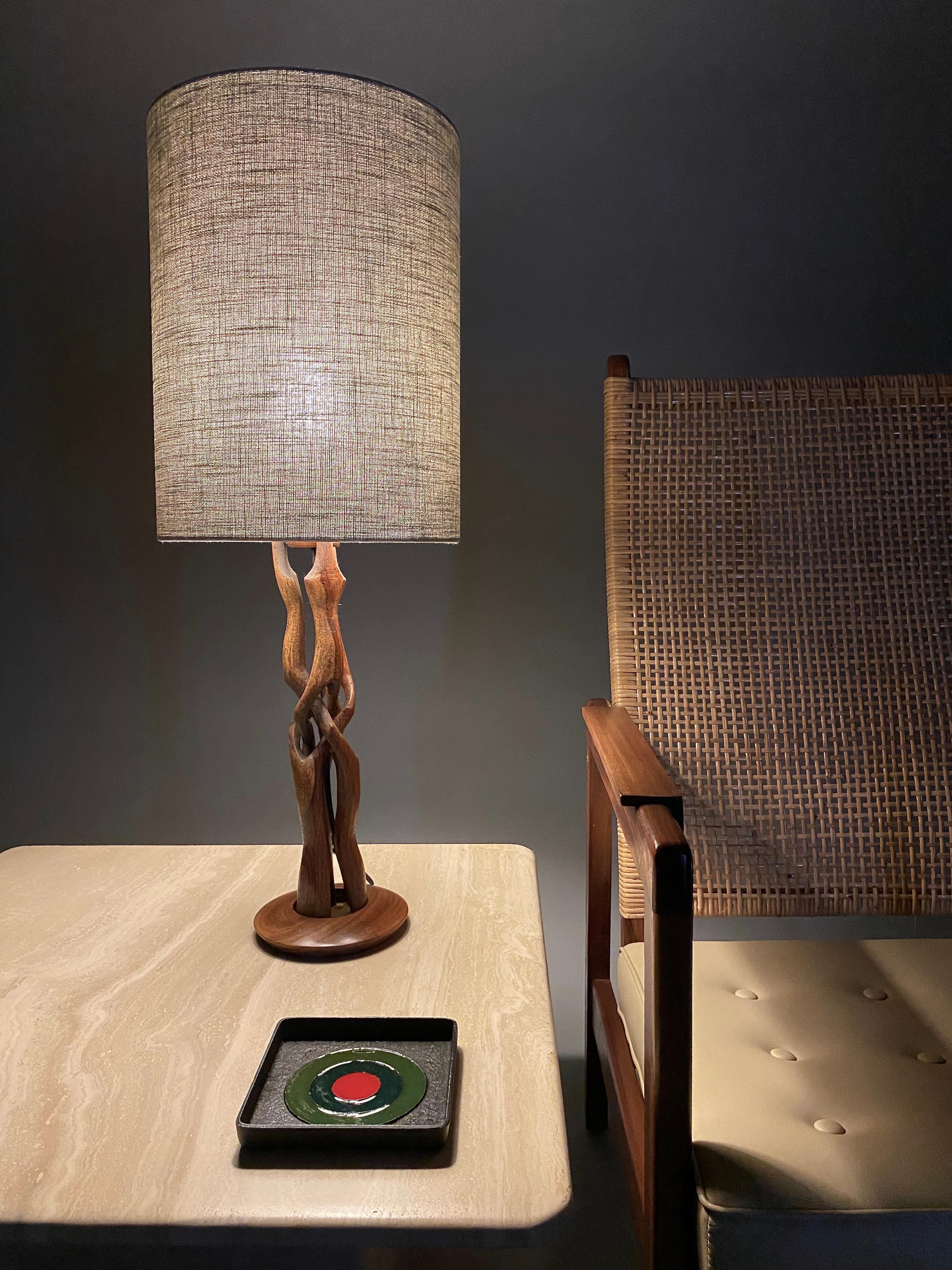 Dänische handgeschnitzte skulpturale Holz-Tischlampe, Mid-Century Modern 7