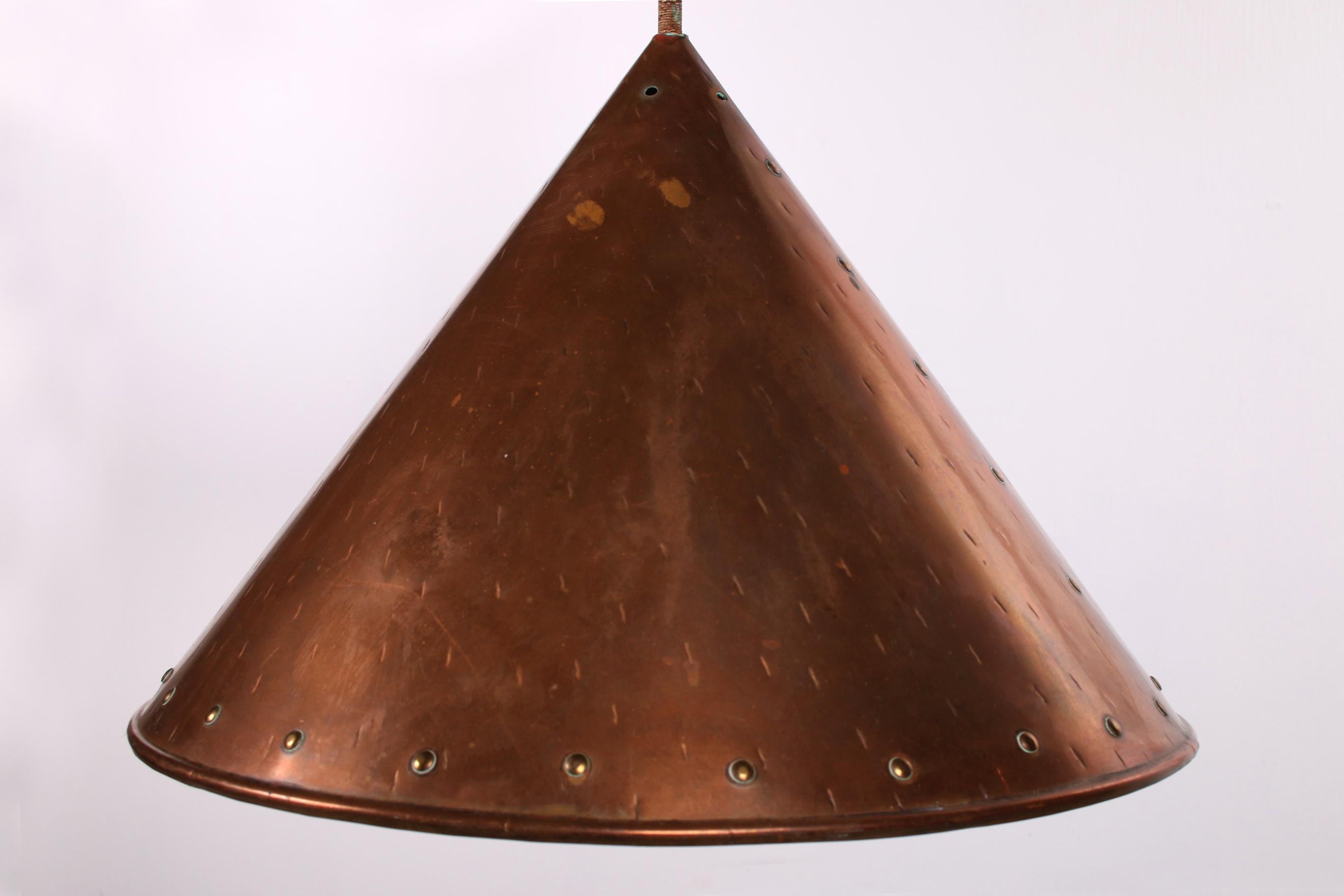 Danish hanging lamp, 
this lamp is hand hammered copper from ES Horn Aalestrup. 
Hand-beaten copper gives a craftsmanship to the pendant lamp. 
The cable is '' hidden '' in the metal chain, which matches the rustic shape perfectly. 

Together