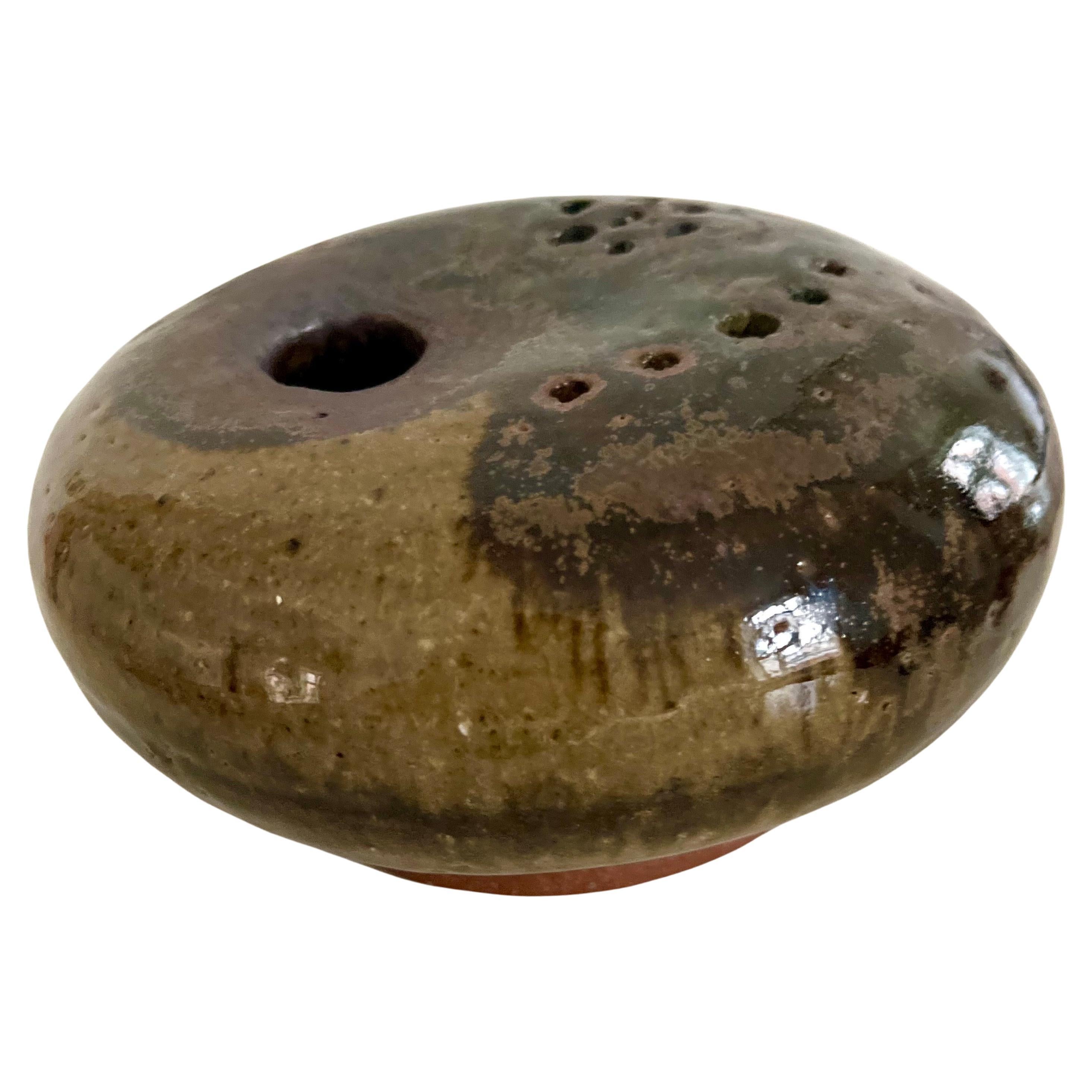 Dänische handgefertigte runde Keramikvase, organische Form, Lavaglasur, 1960er Jahre