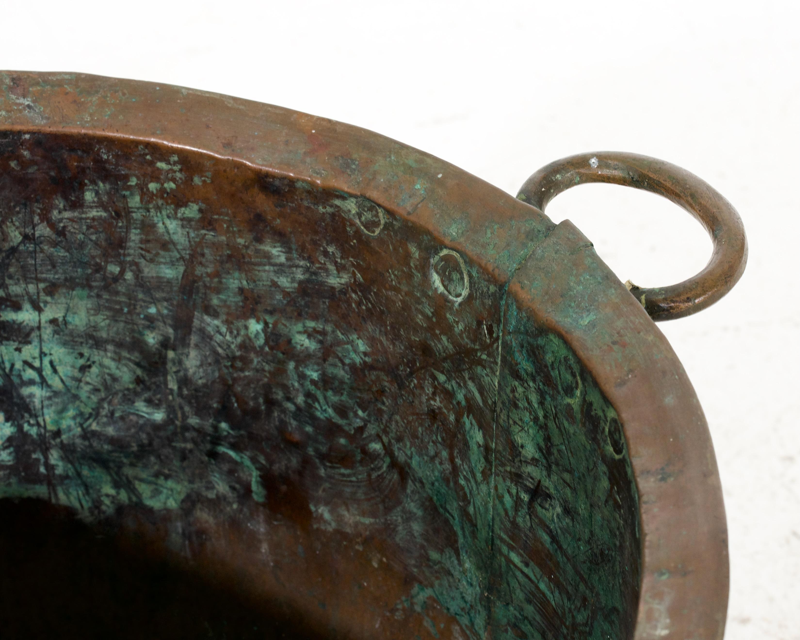 Danish Handmade Copper Bowl, circa 1750-1770 In Good Condition For Sale In Aalsgaarde, DK