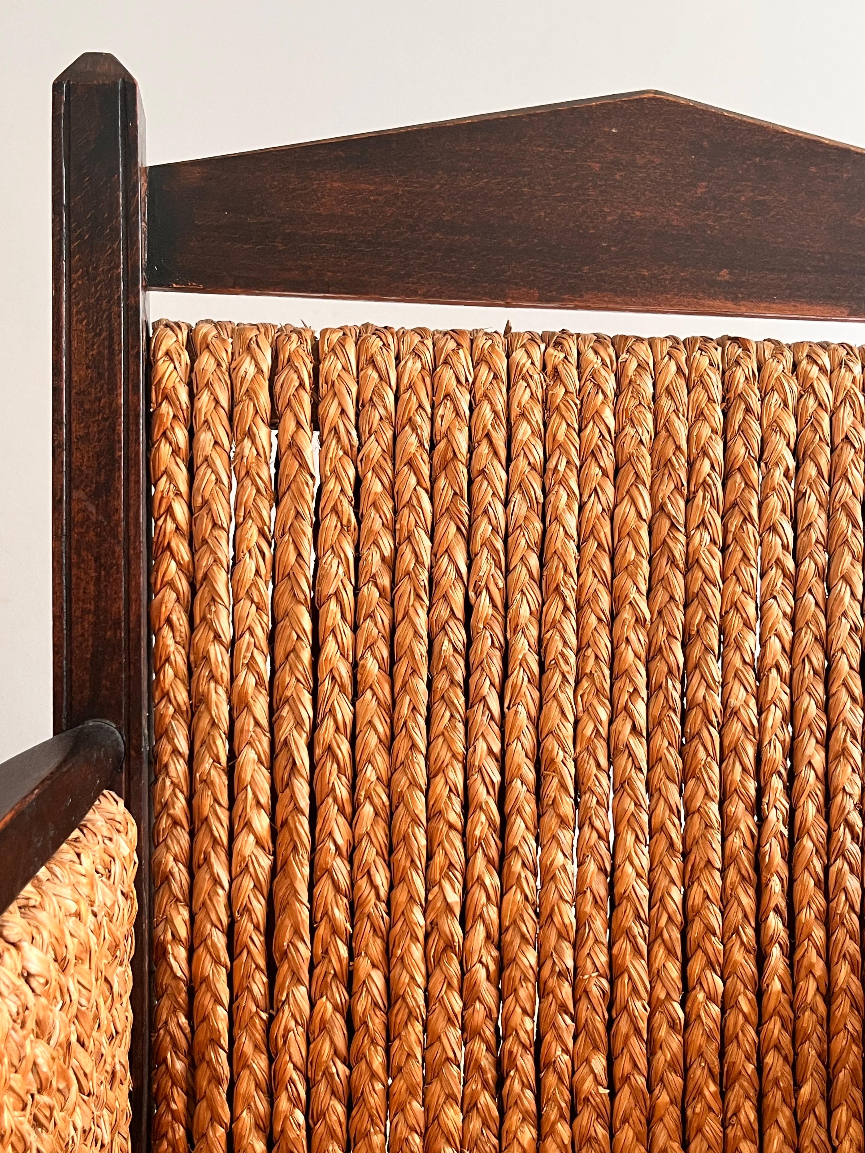 Poltrona danese in corda di Wicker Rattan intrecciato a mano in faggio tinto, anni '60 In condizioni buone in vendita a Copenhagen, DK