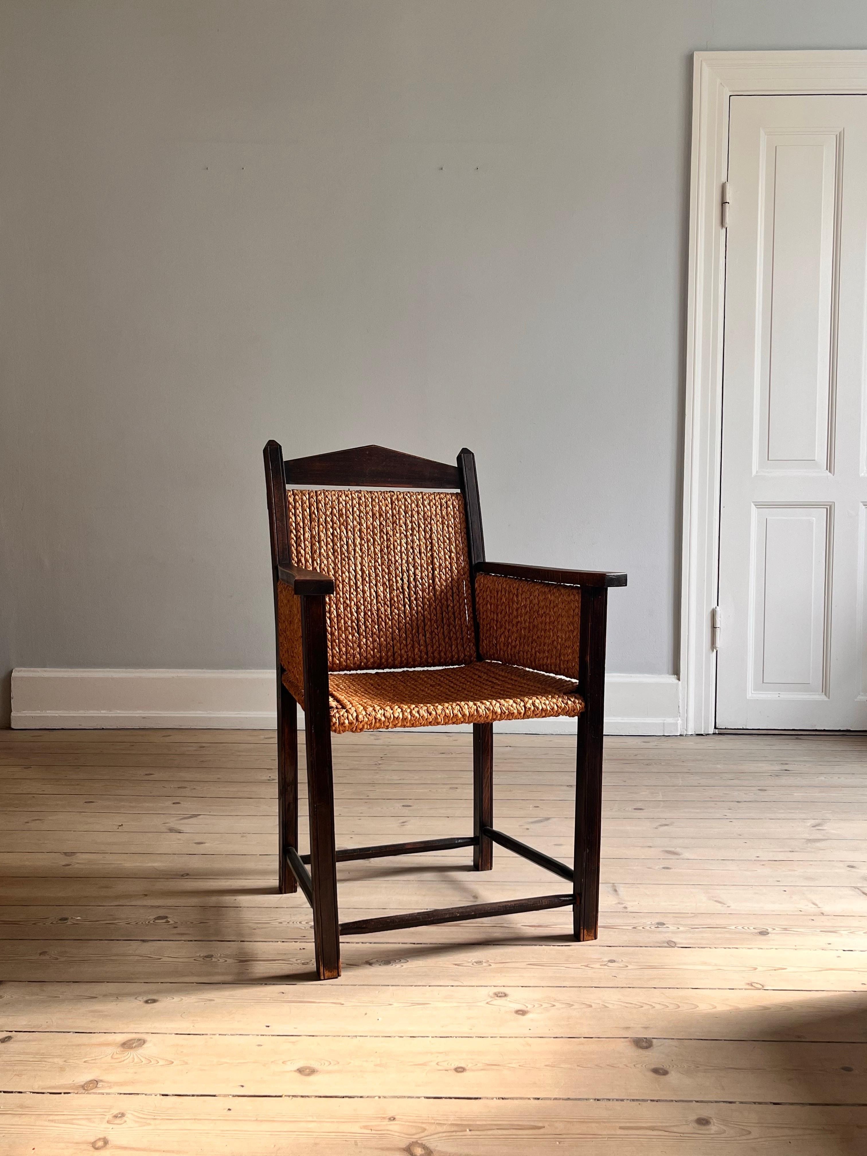 Vimini Poltrona danese in corda di Wicker Rattan intrecciato a mano in faggio tinto, anni '60 in vendita