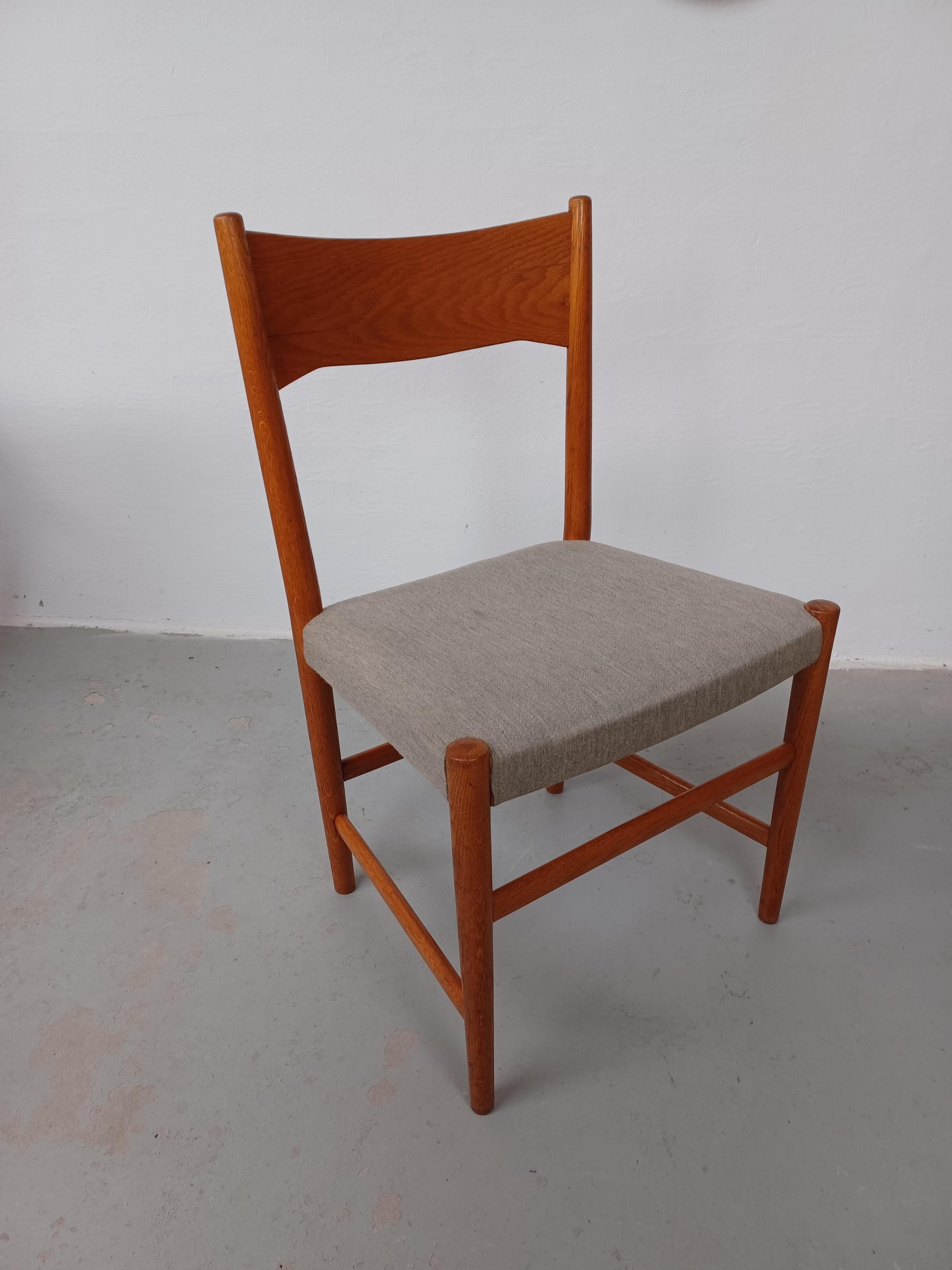 Danish Hans J. Wegner City Hall Oak Dining Chair For Sale 5