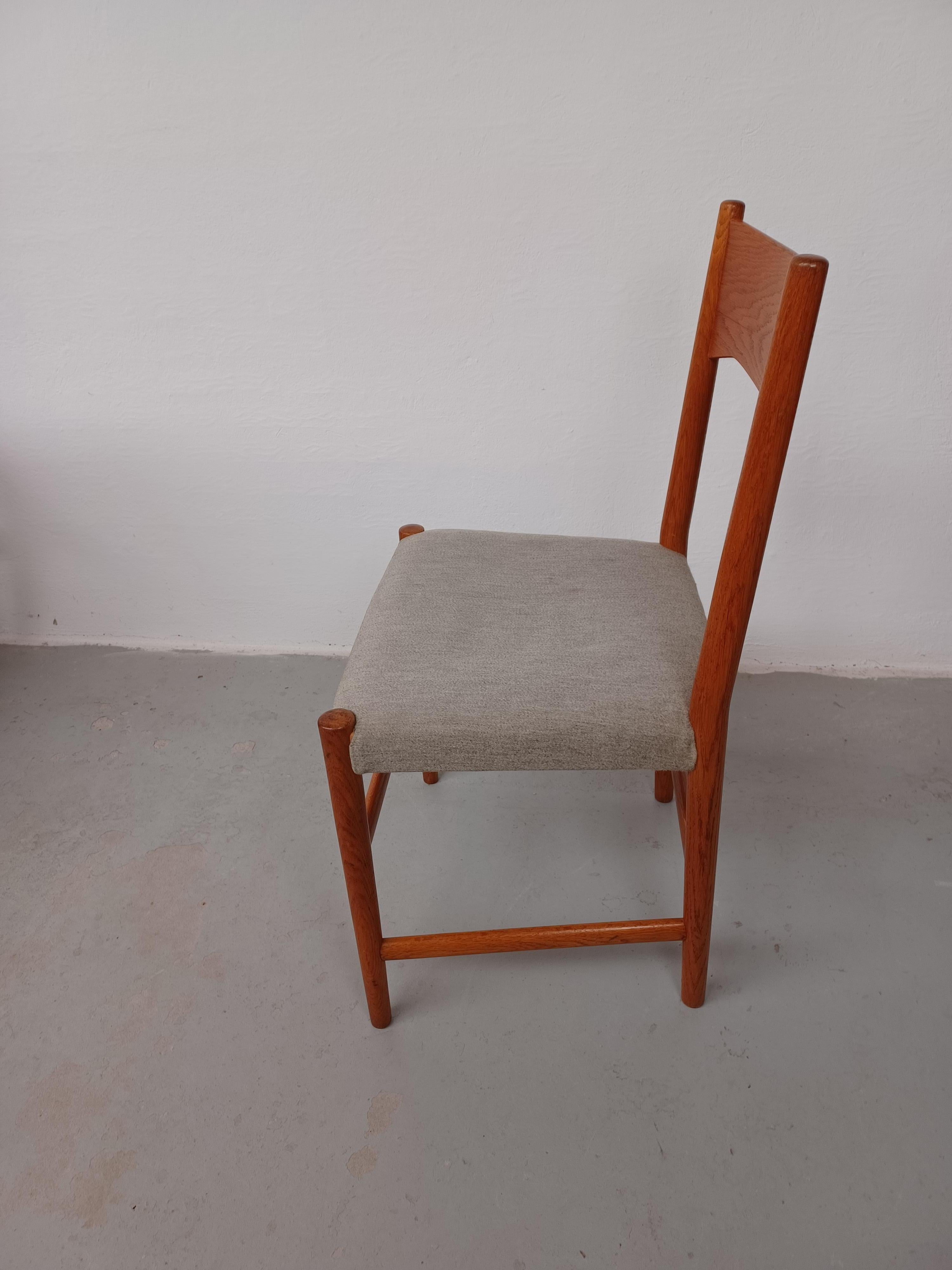 Danish Hans J. Wegner City Hall Oak Dining Chair In Good Condition For Sale In Knebel, DK