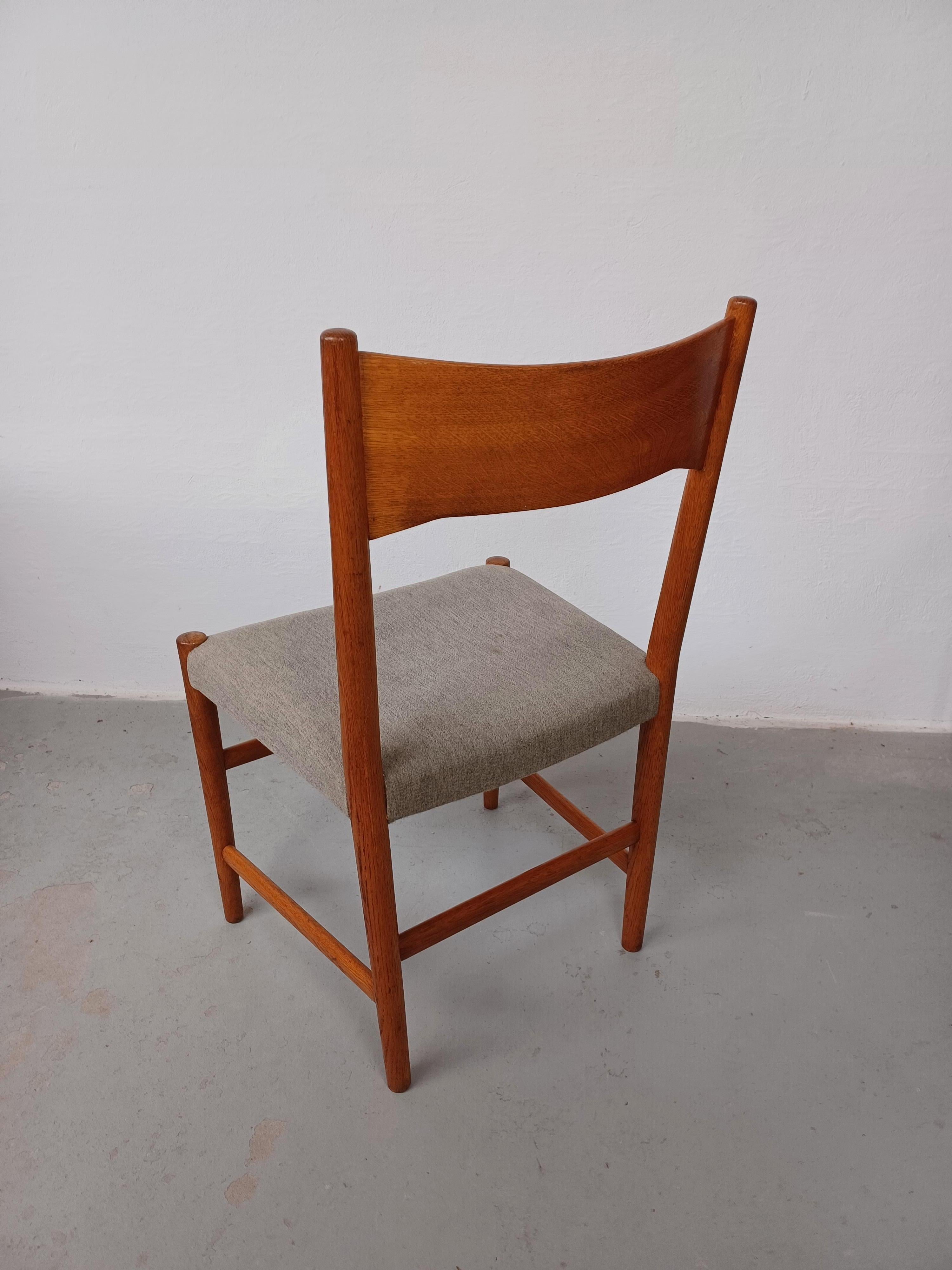 Danish Hans J. Wegner City Hall Oak Dining Chair For Sale 1