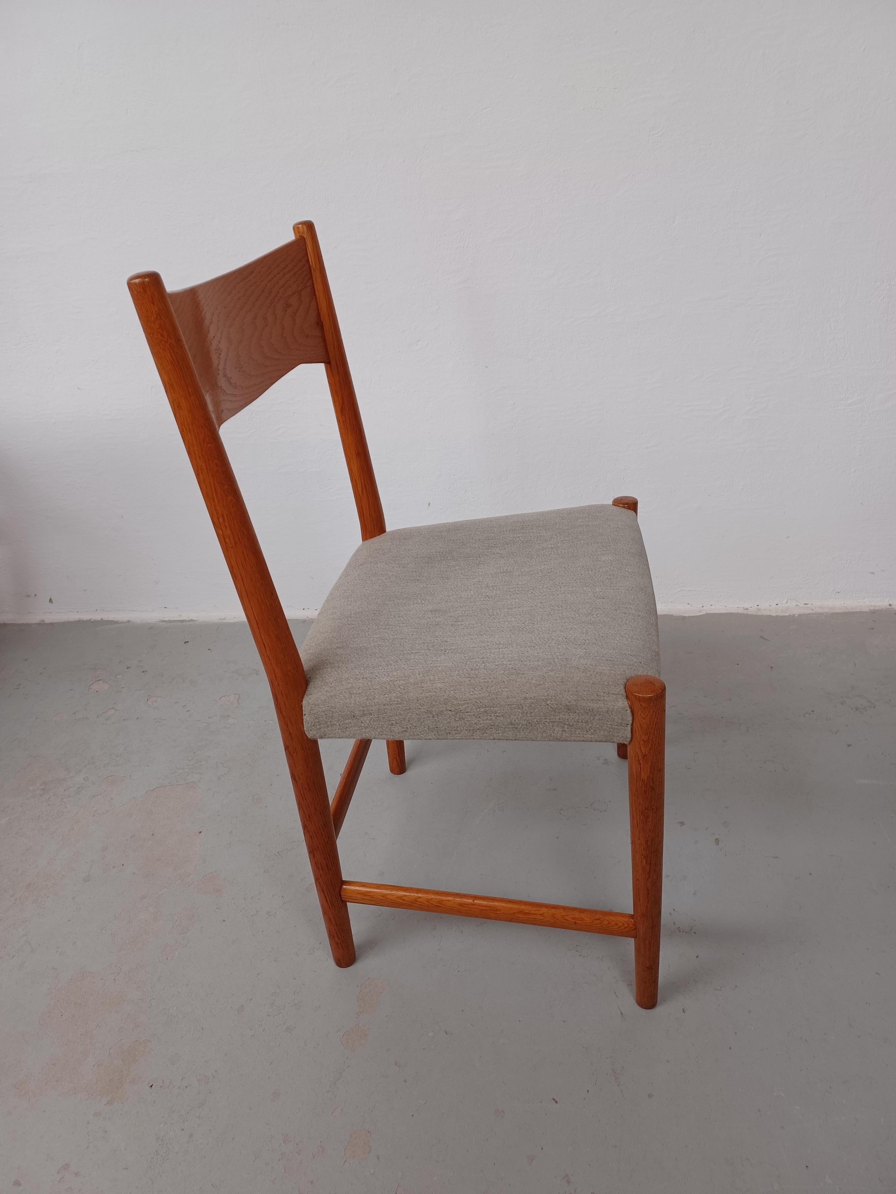 Danish Hans J. Wegner City Hall Oak Dining Chair For Sale 4