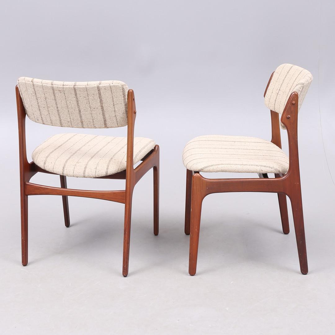 A pair of hardwood dining chairs designed by Erik Buck in the 1960s and produced by Oddense maskinsnedkeri A/S in Denmark.
Price for both.