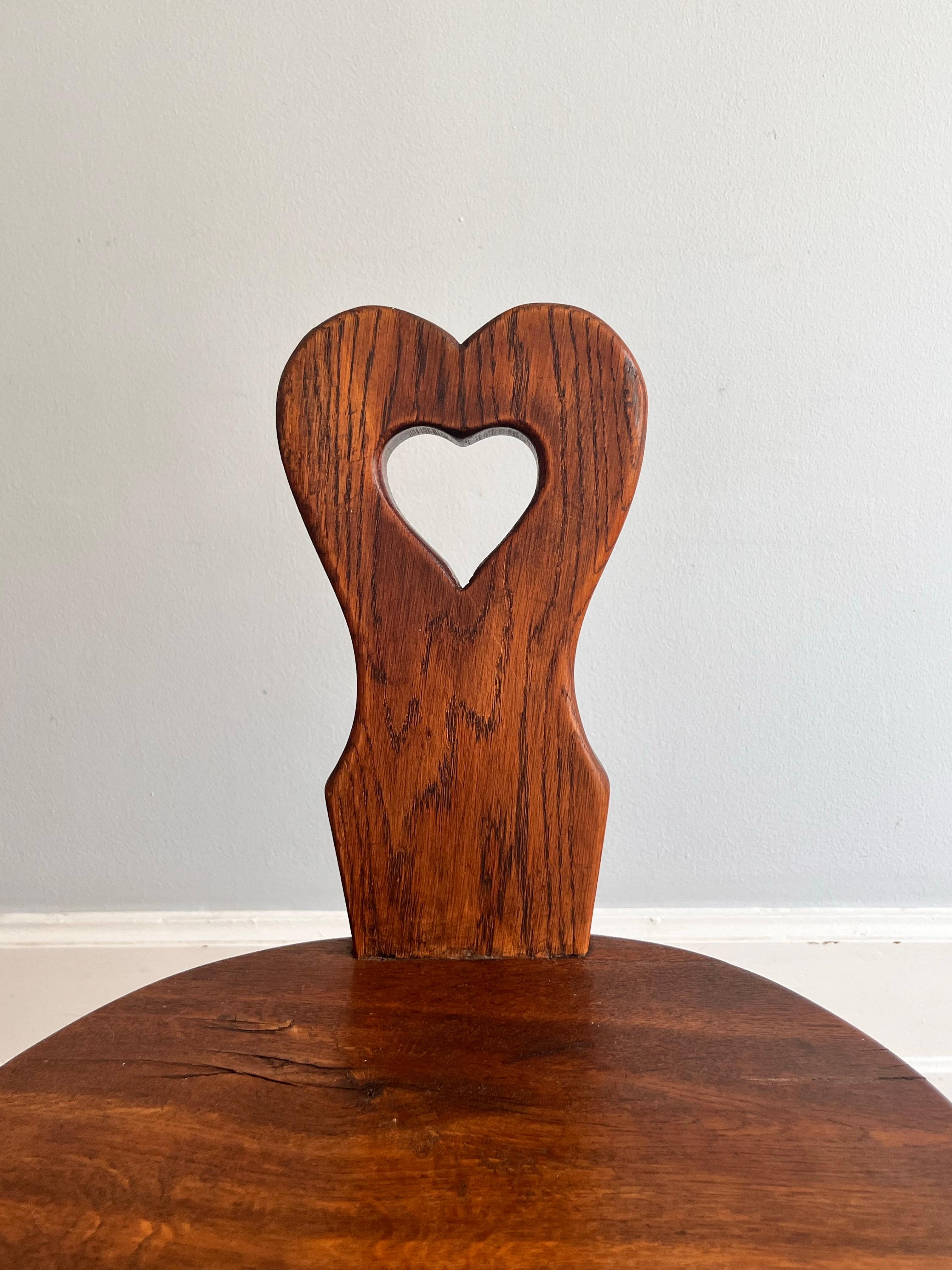 Danish heart-shaped folk chair from the 1920s In Good Condition For Sale In Copenhagen, DK