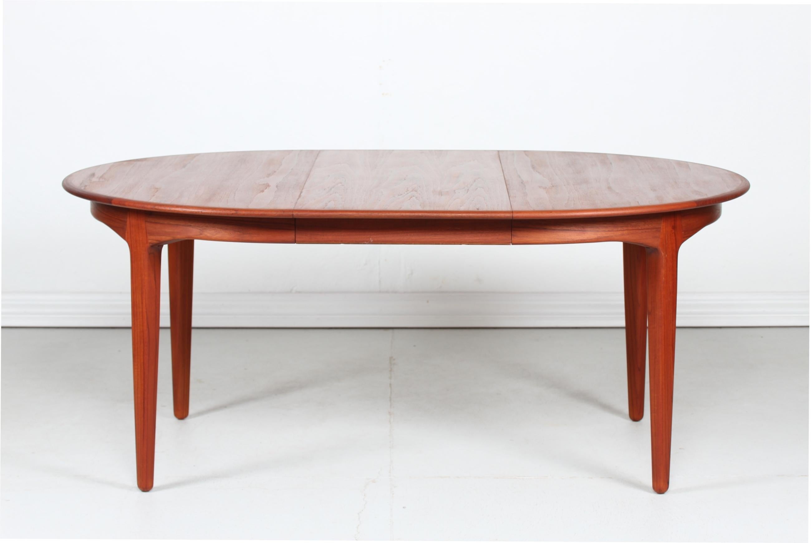 62 round dining table