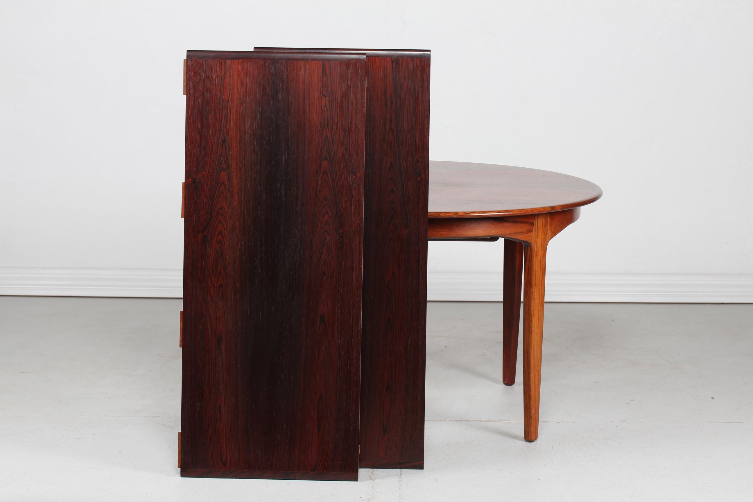 Mid-Century Modern Danish Henning Kjærnulf Round Rosewood Dining Table Model 62 by Sorø Stolefabrik