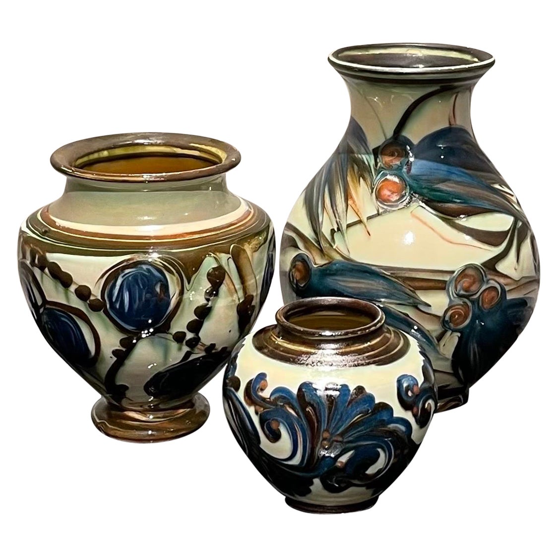 Vaso danese in ceramica Herman A. Kähler degli anni '20 in un set di tre esemplari