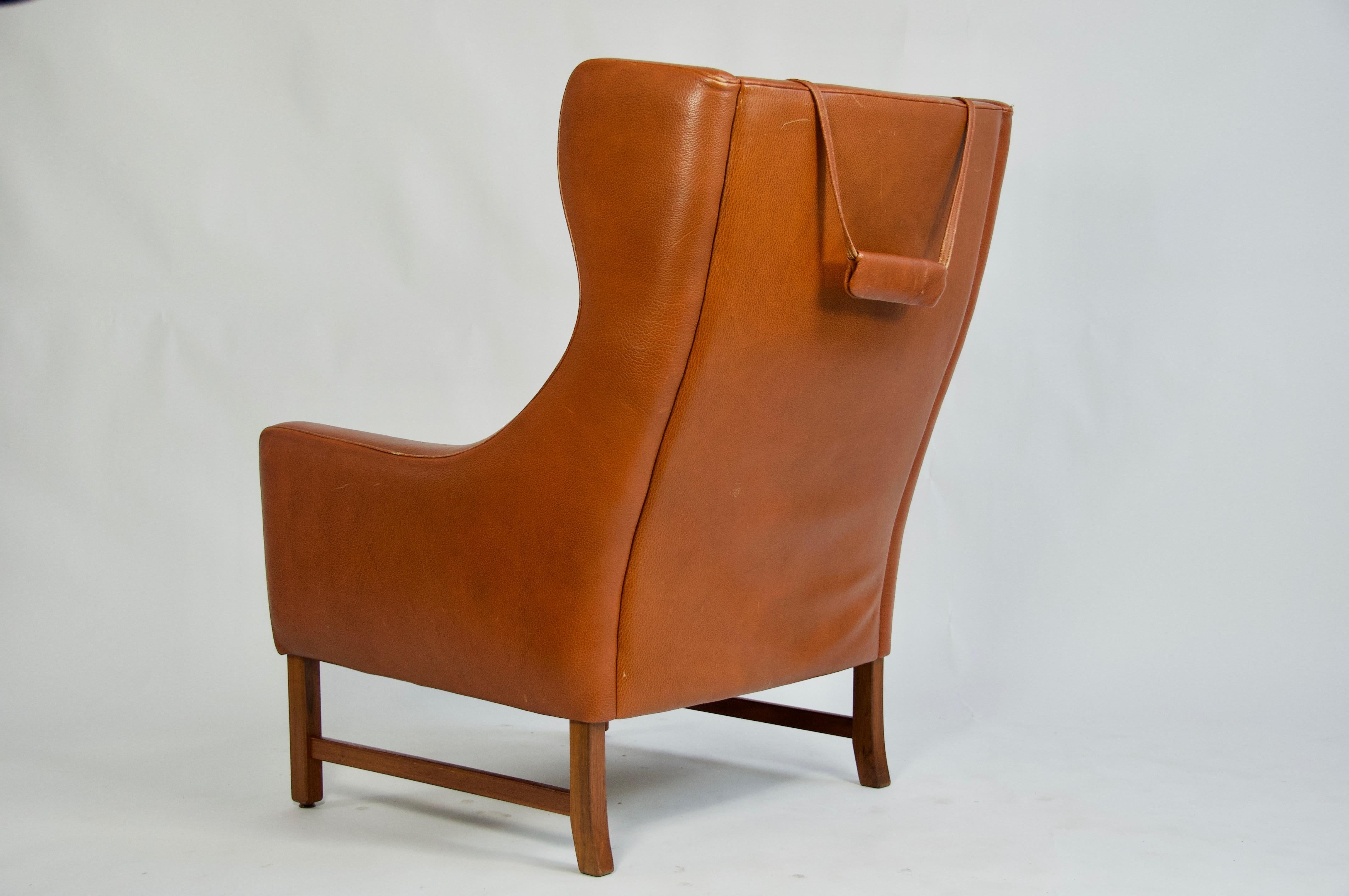 highback leather chair